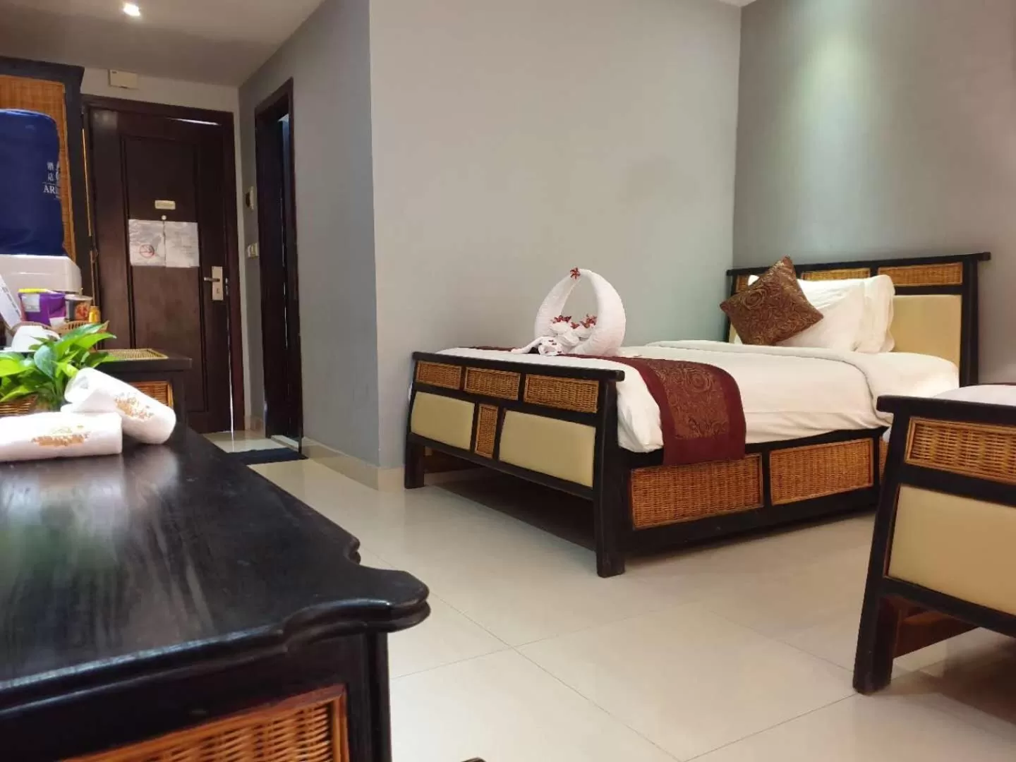 Photo of the whole room, Bed in Aristocrat Residence & Hotel