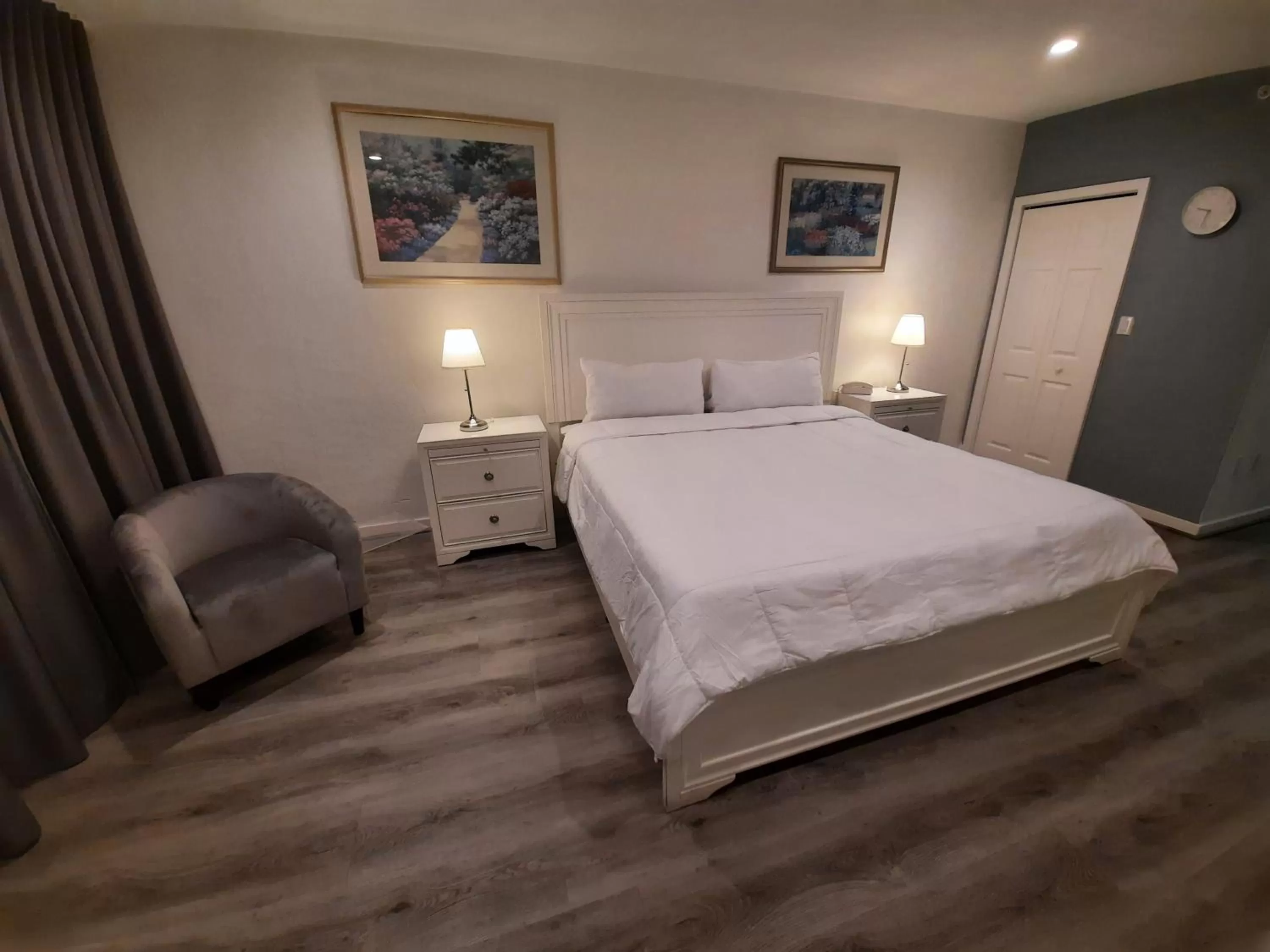 Bed in Stardust Hotel