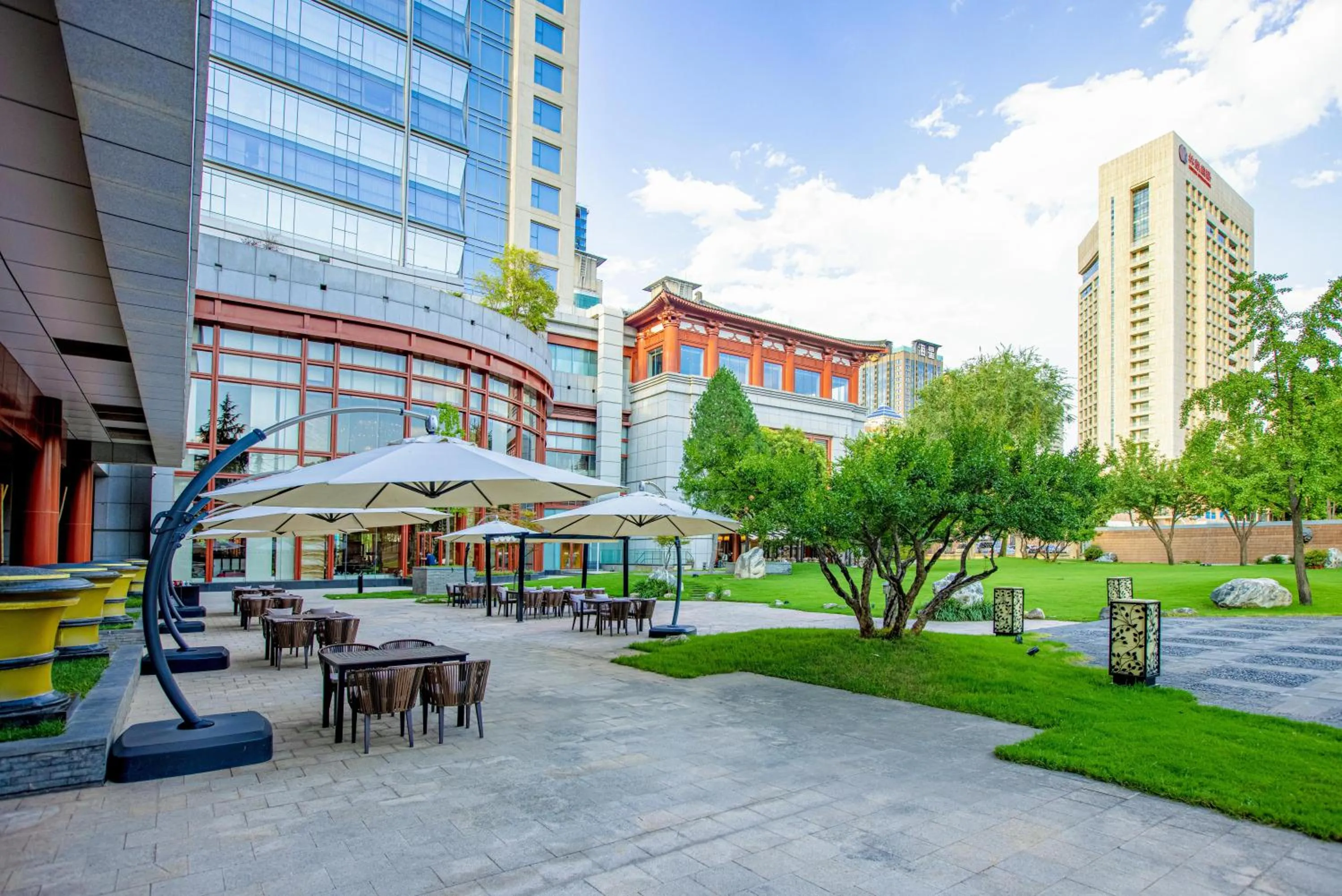 Garden in Shangri-La Xian