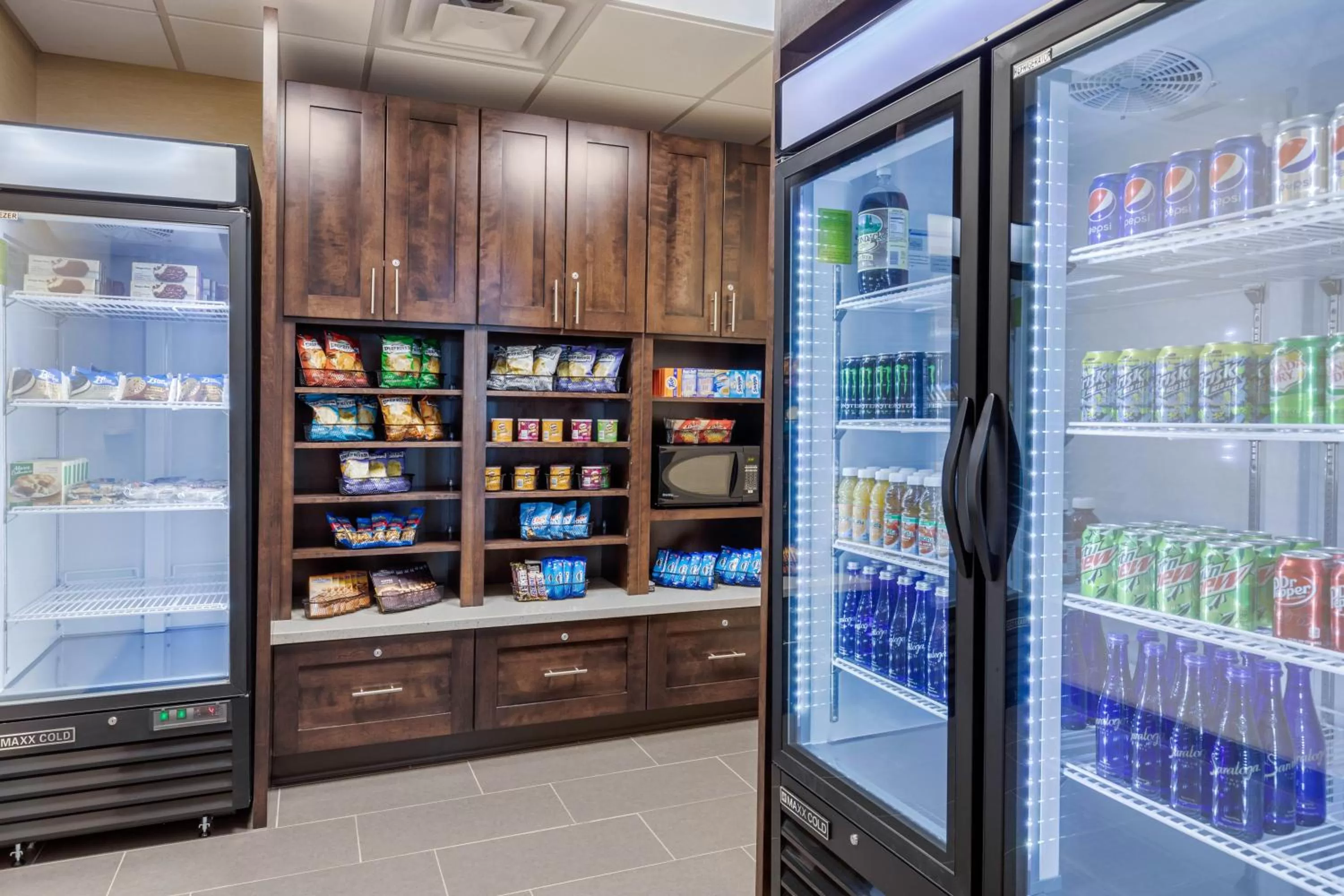 Food and drinks in Comfort Inn & Suites Schenectady - Scotia