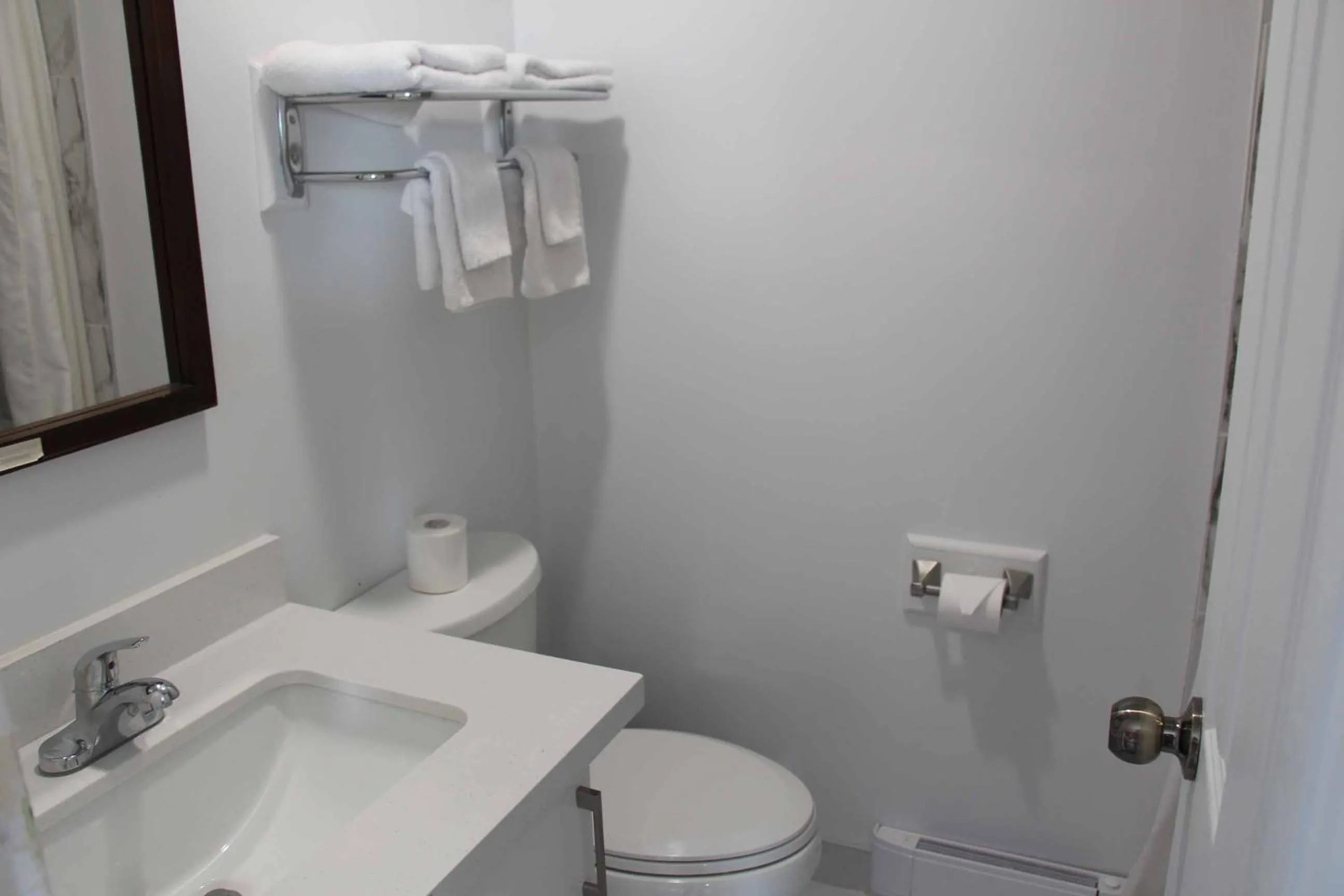 Bathroom in Save Inn