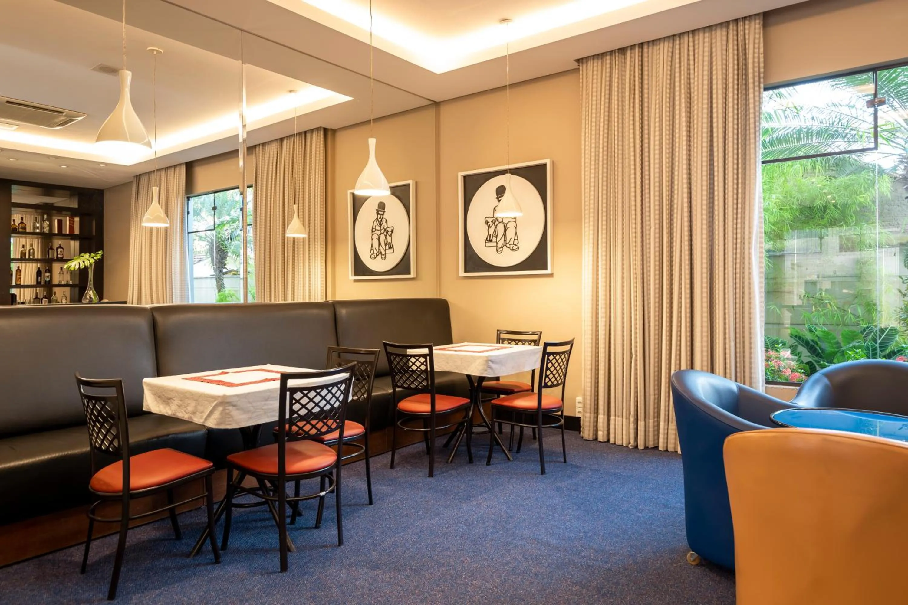 Restaurant/places to eat in Hotel Plaza Norte