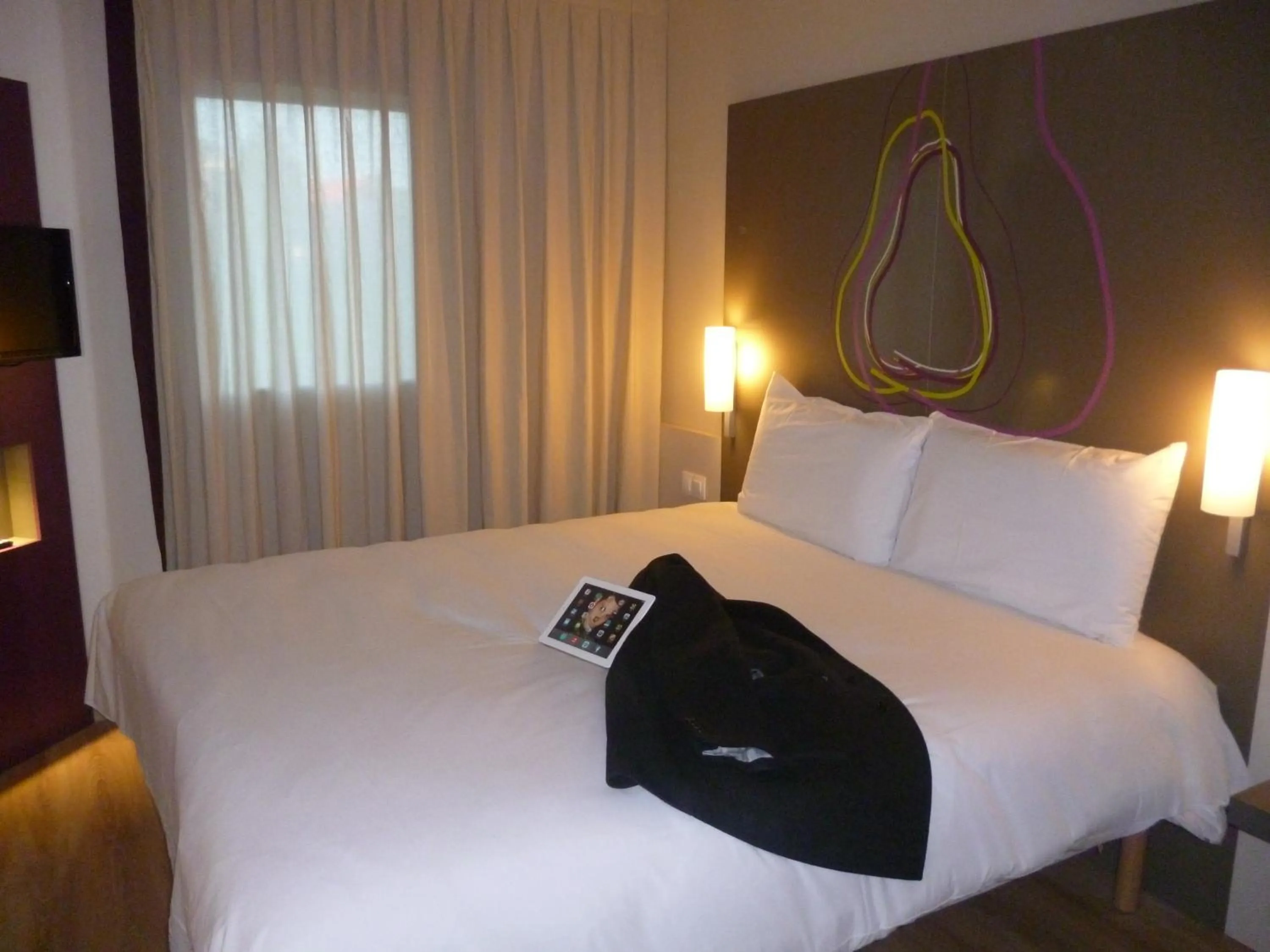 Bedroom, Bed in Hotel Ibis Styles Lleida Torrefarrera