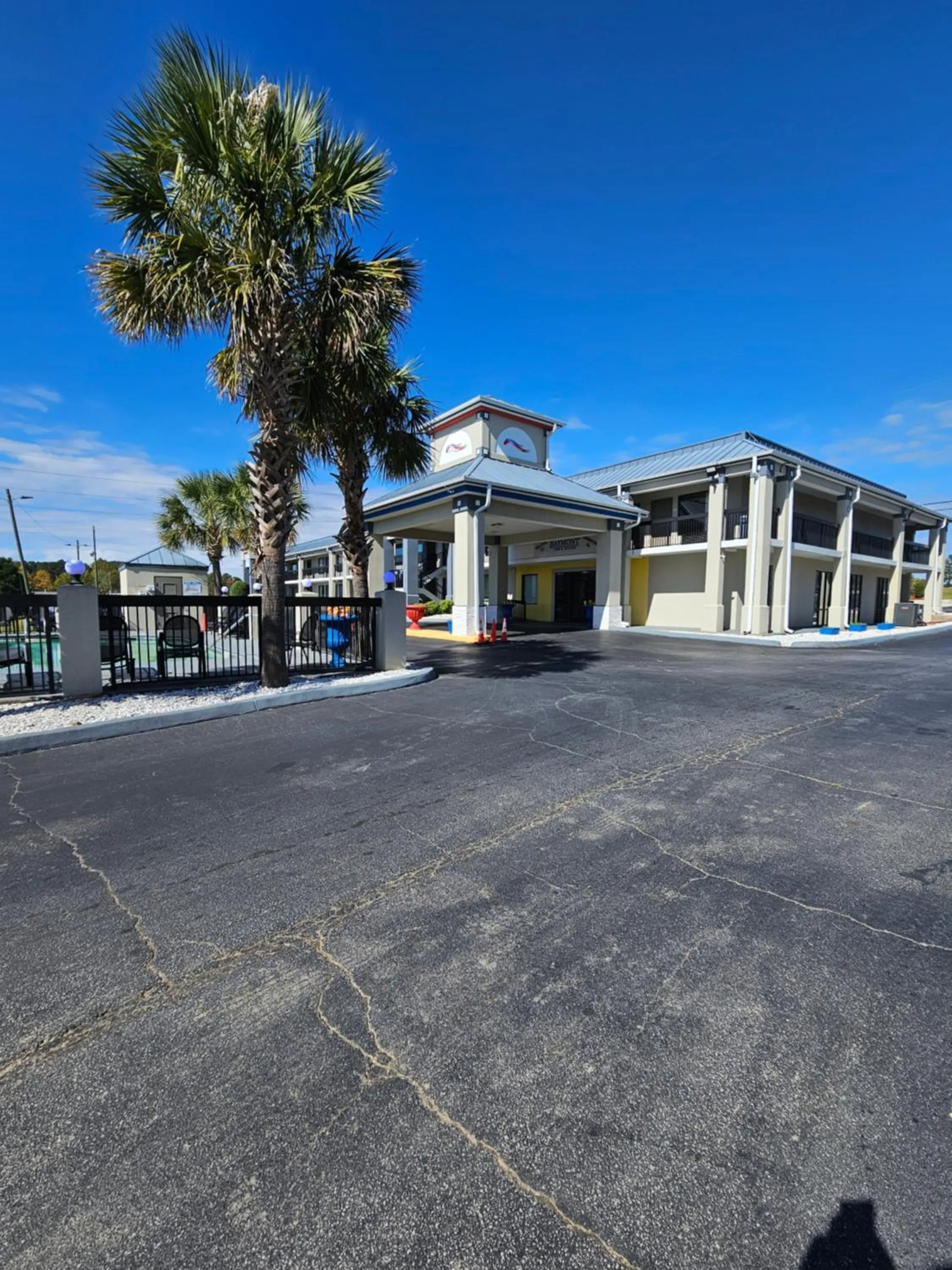 Property Building in BAYMONT INN