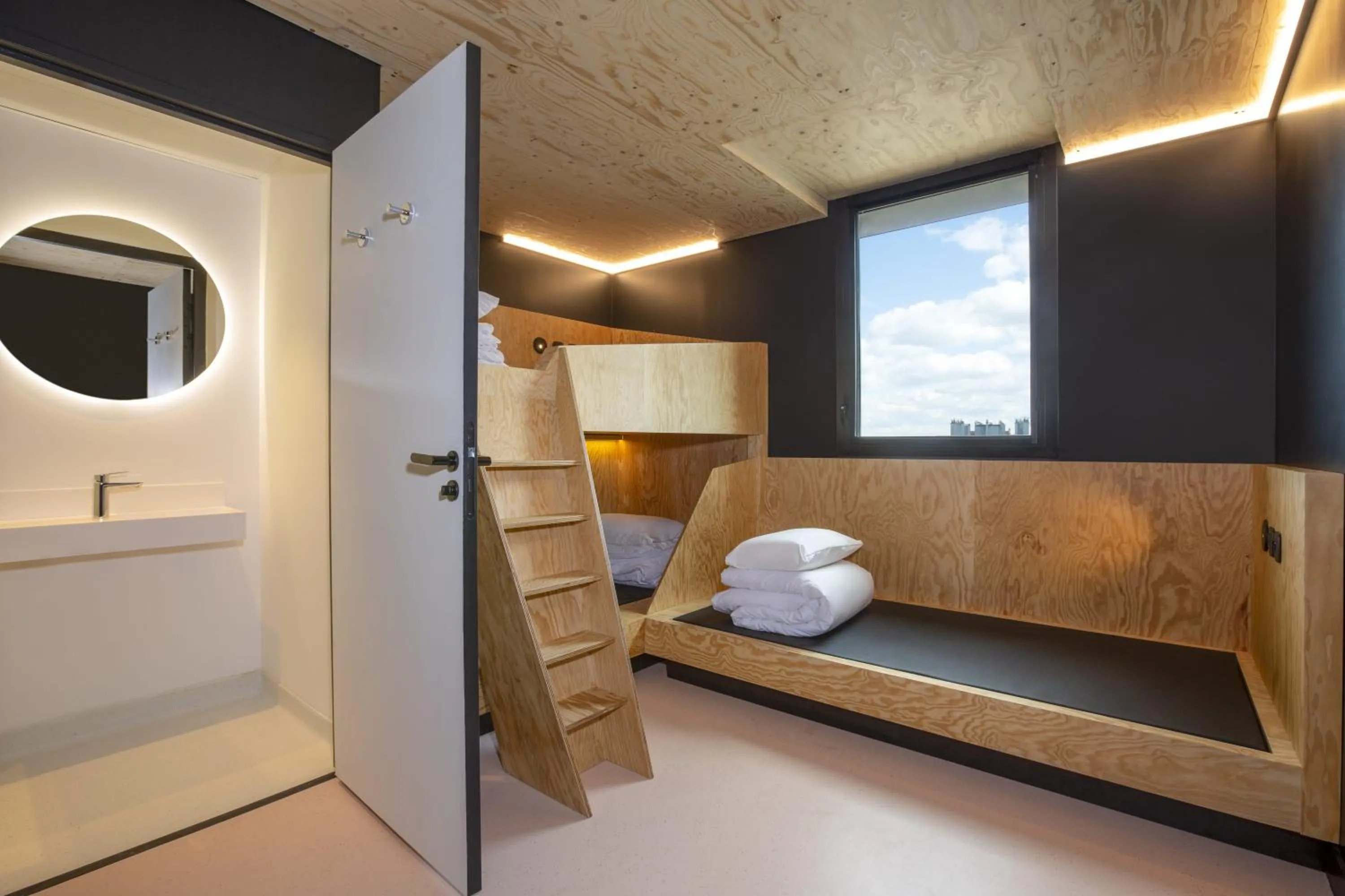 Bed in JO&JOE Paris Gentilly - Auberge de Jeunesse