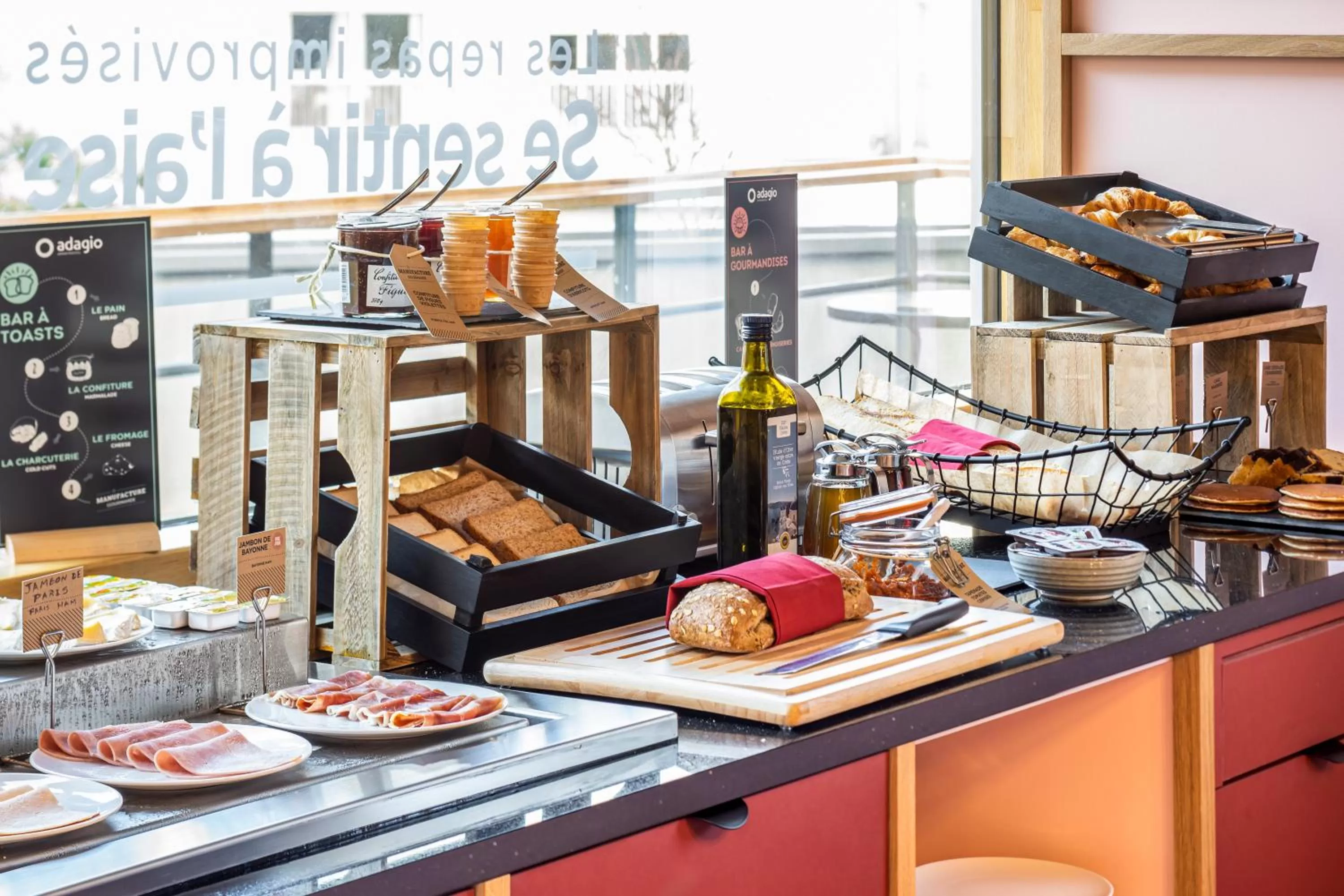 Breakfast in Aparthotel Adagio Paris Nation