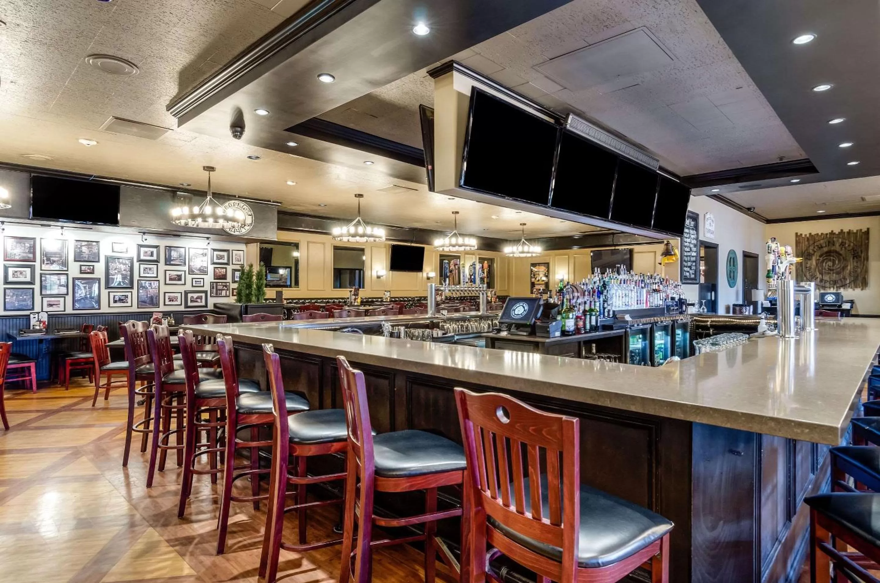 Restaurant/Places to Eat in Clarion Hotel Seekonk - Providence