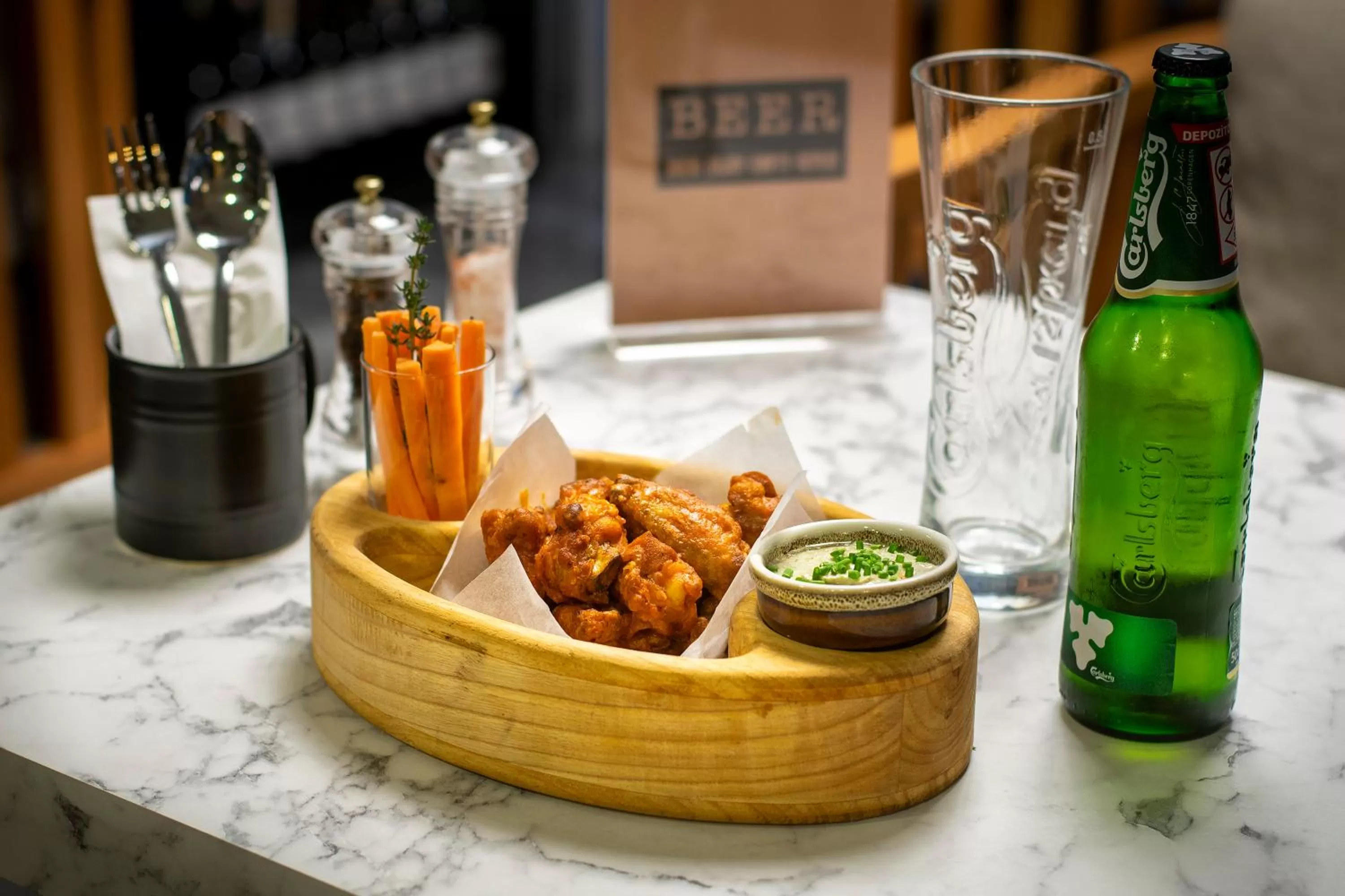 Restaurant/places to eat in Hotel Bossuite Business