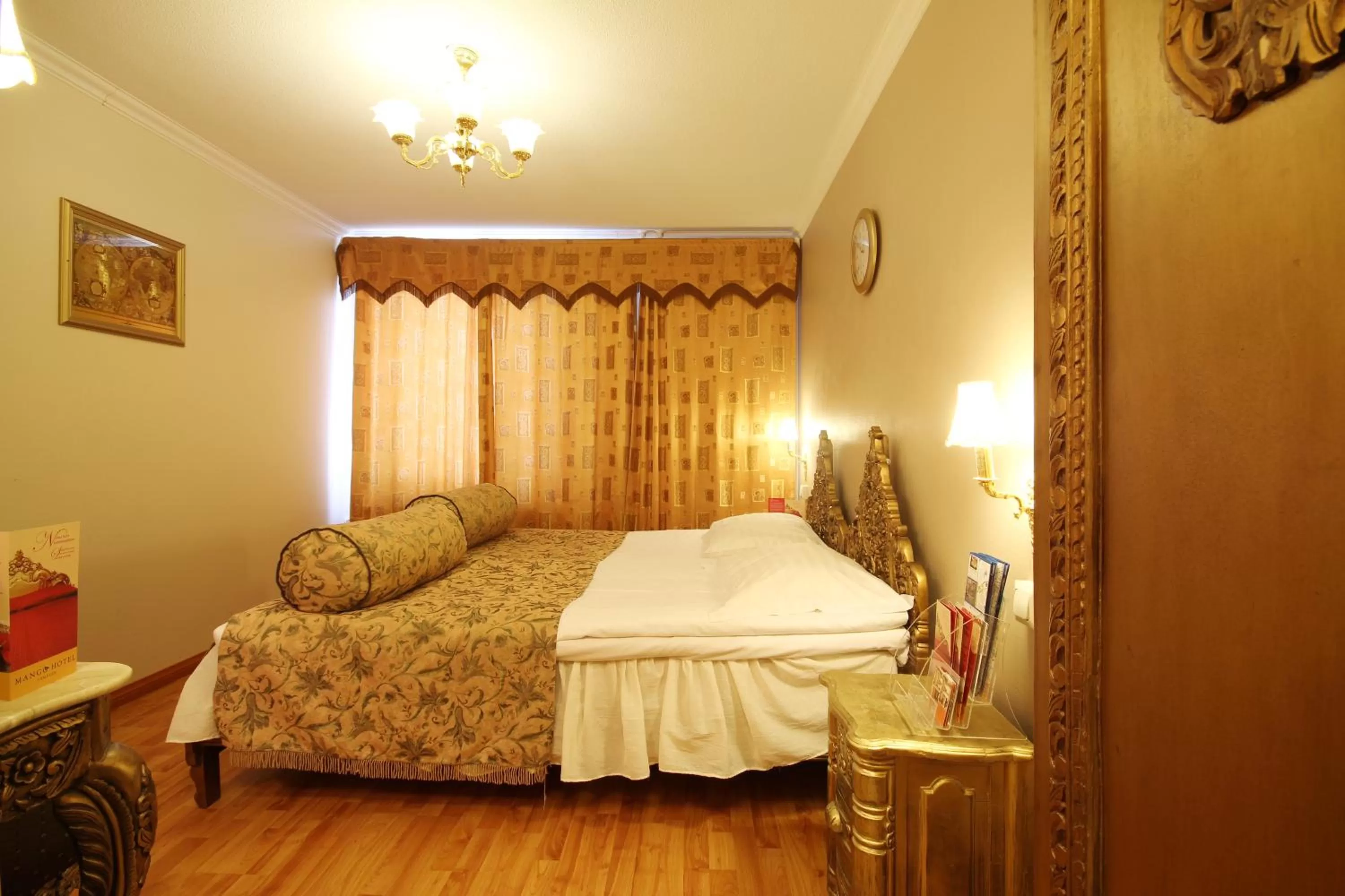 Photo of the whole room, Bed in Mango Hotel