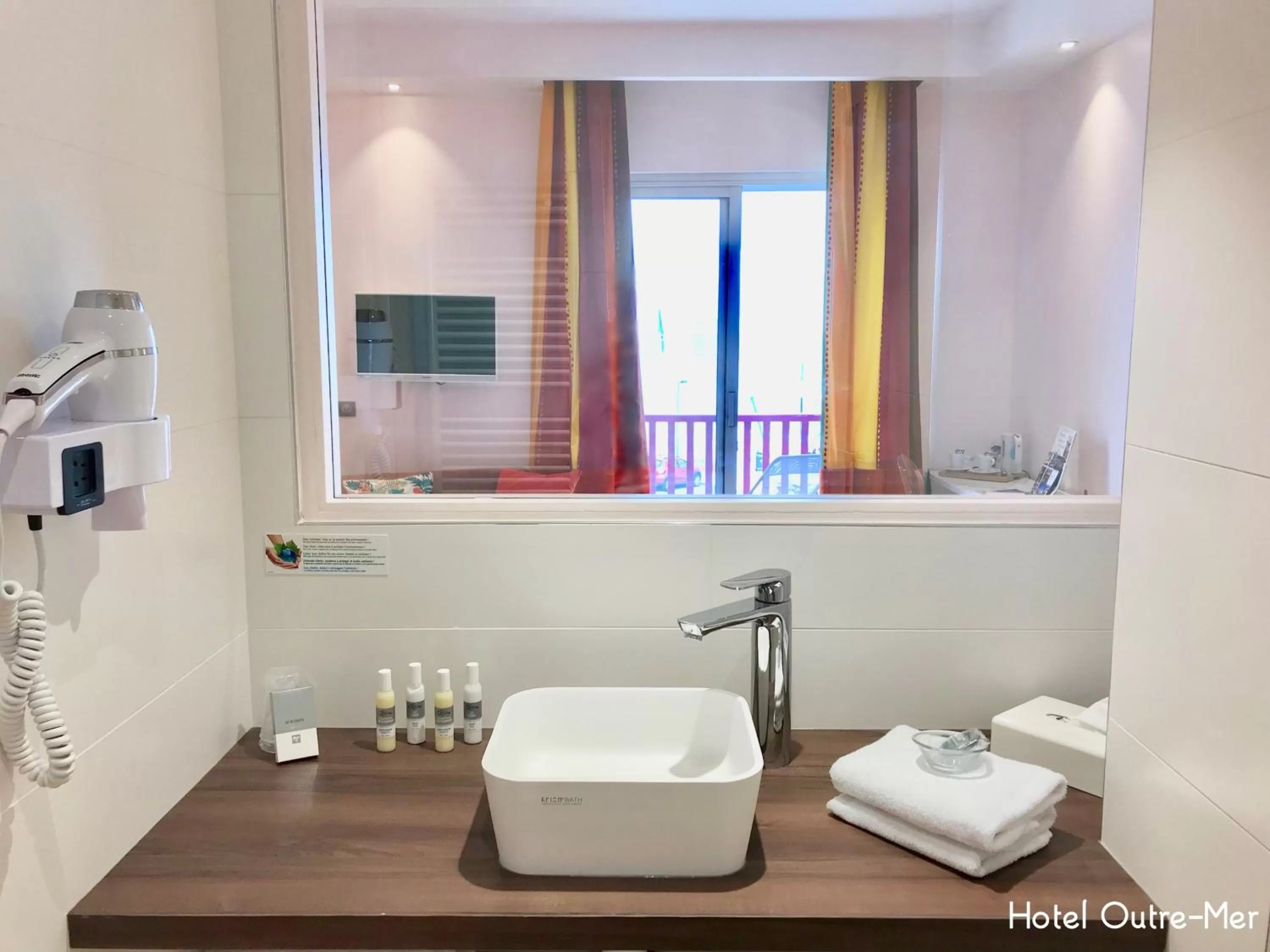 Shower in Hôtel Outre-Mer - Villa Le Couchant