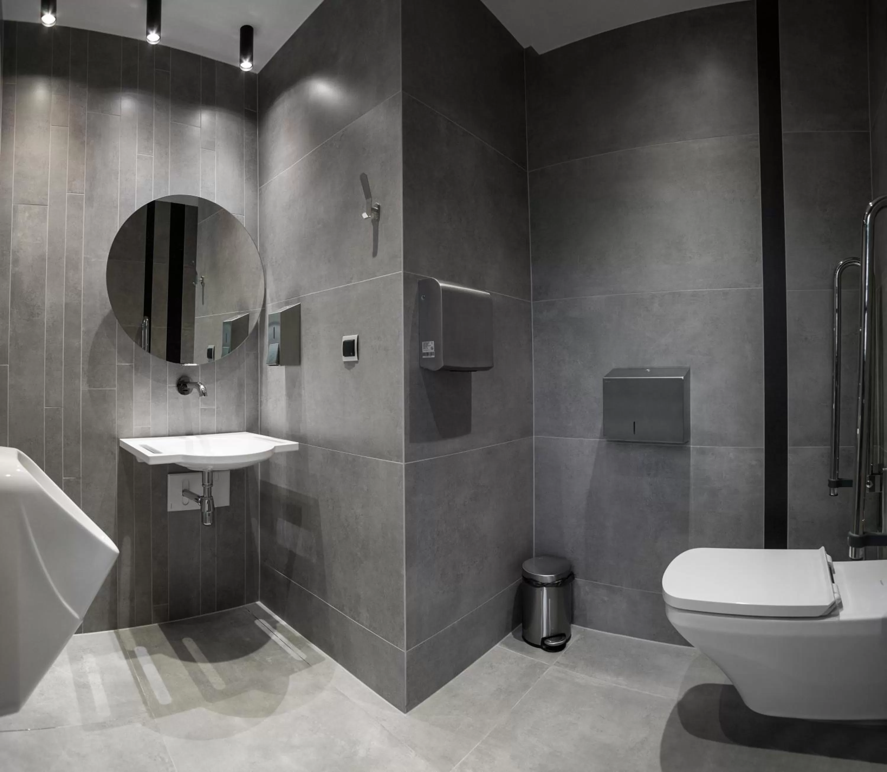 Toilet in Hotel Alexander