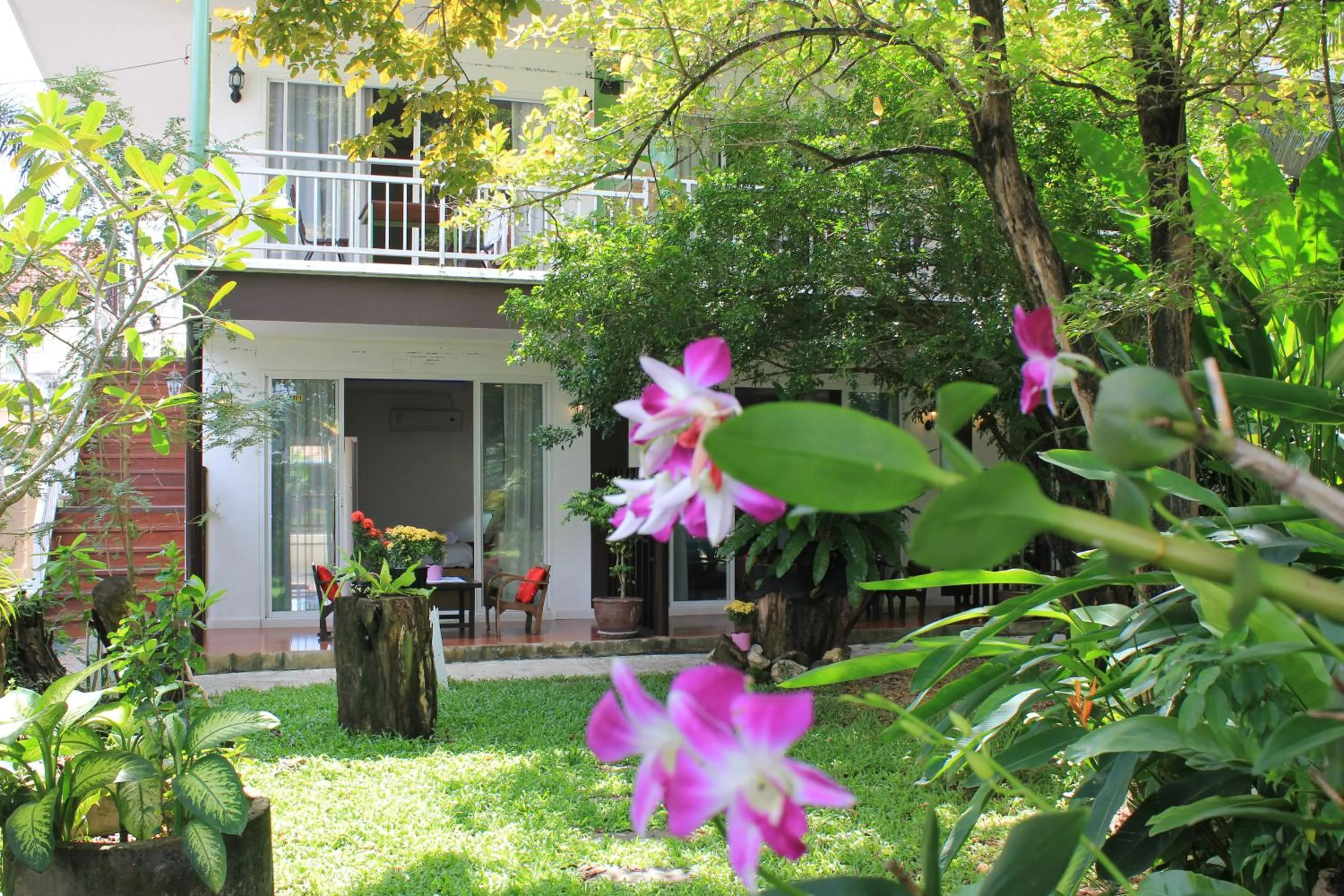 Property building in Eat n Sleep