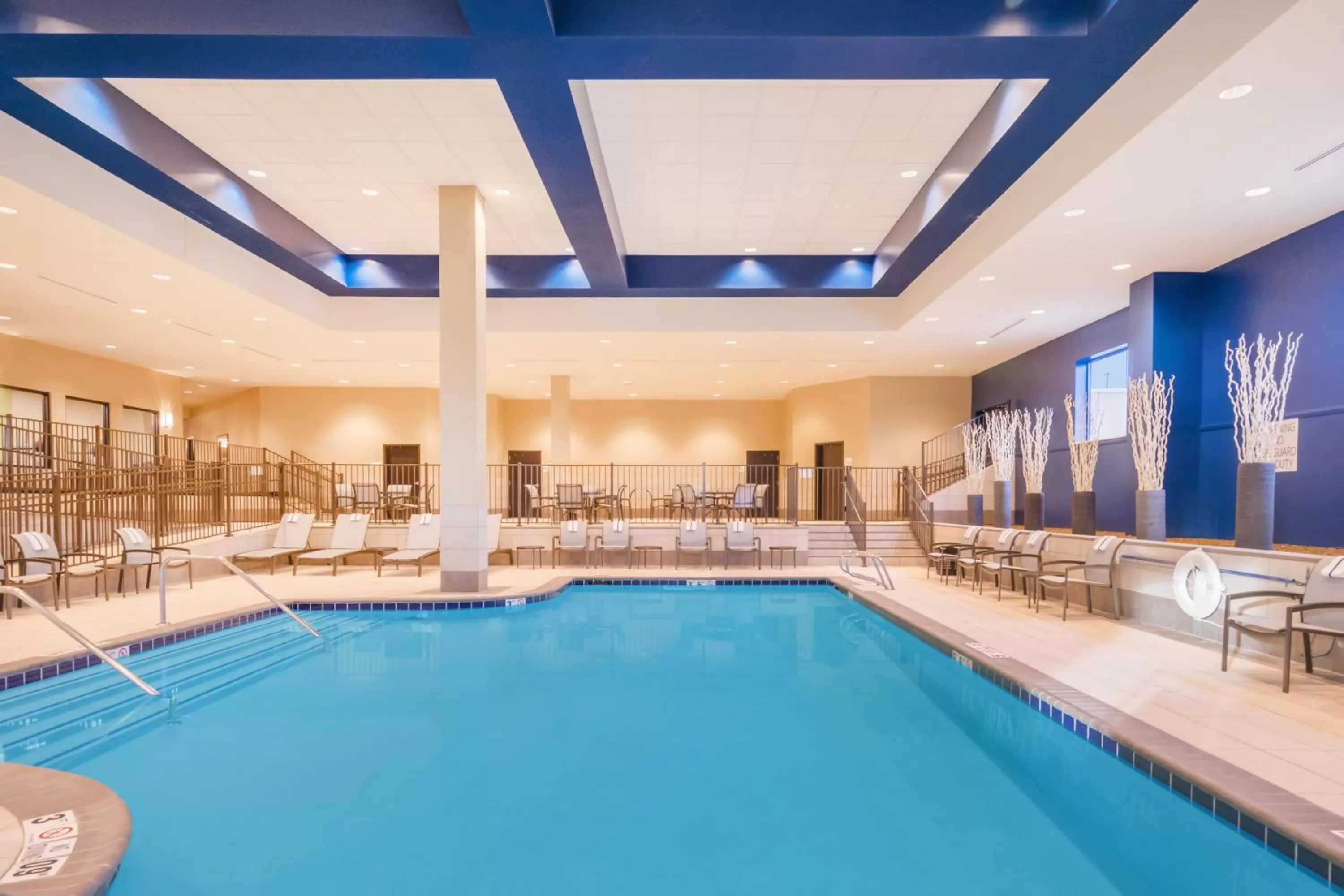 Swimming pool in Holiday Inn - Terre Haute by IHG