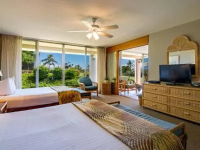 Bed in Kaanapali Maui at the Eldorado by OUTRIGGER