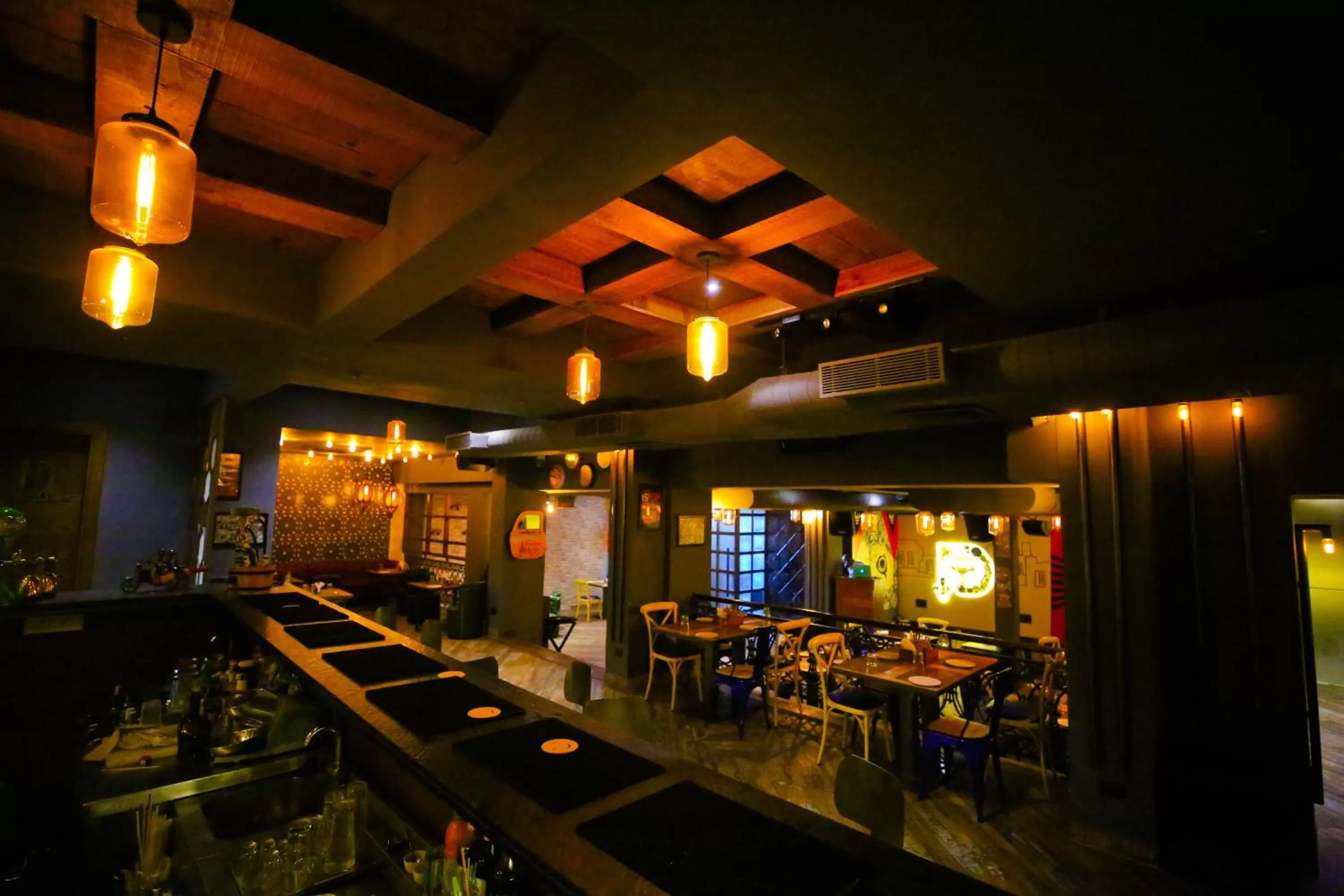 Restaurant/places to eat in Hotel Moti Palace