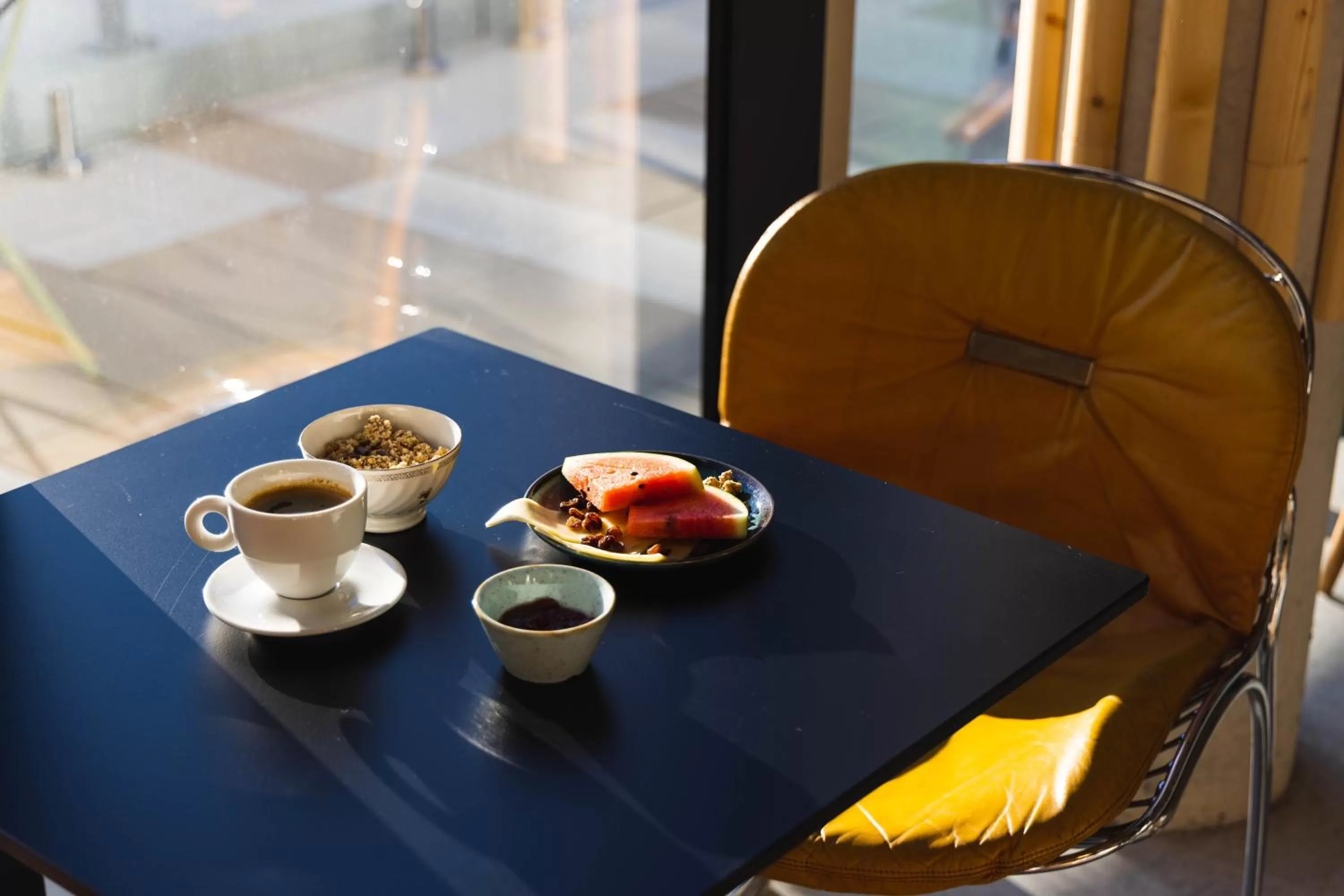 Food and drinks in greet Hotel La Rochelle Centre