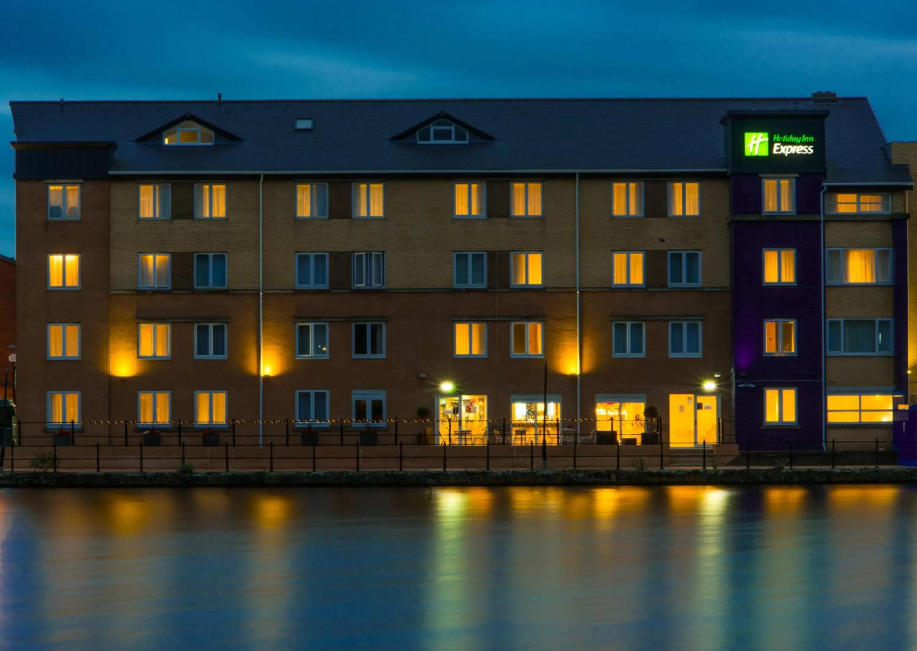 Holiday Inn Express Cardiff Bay by IHG