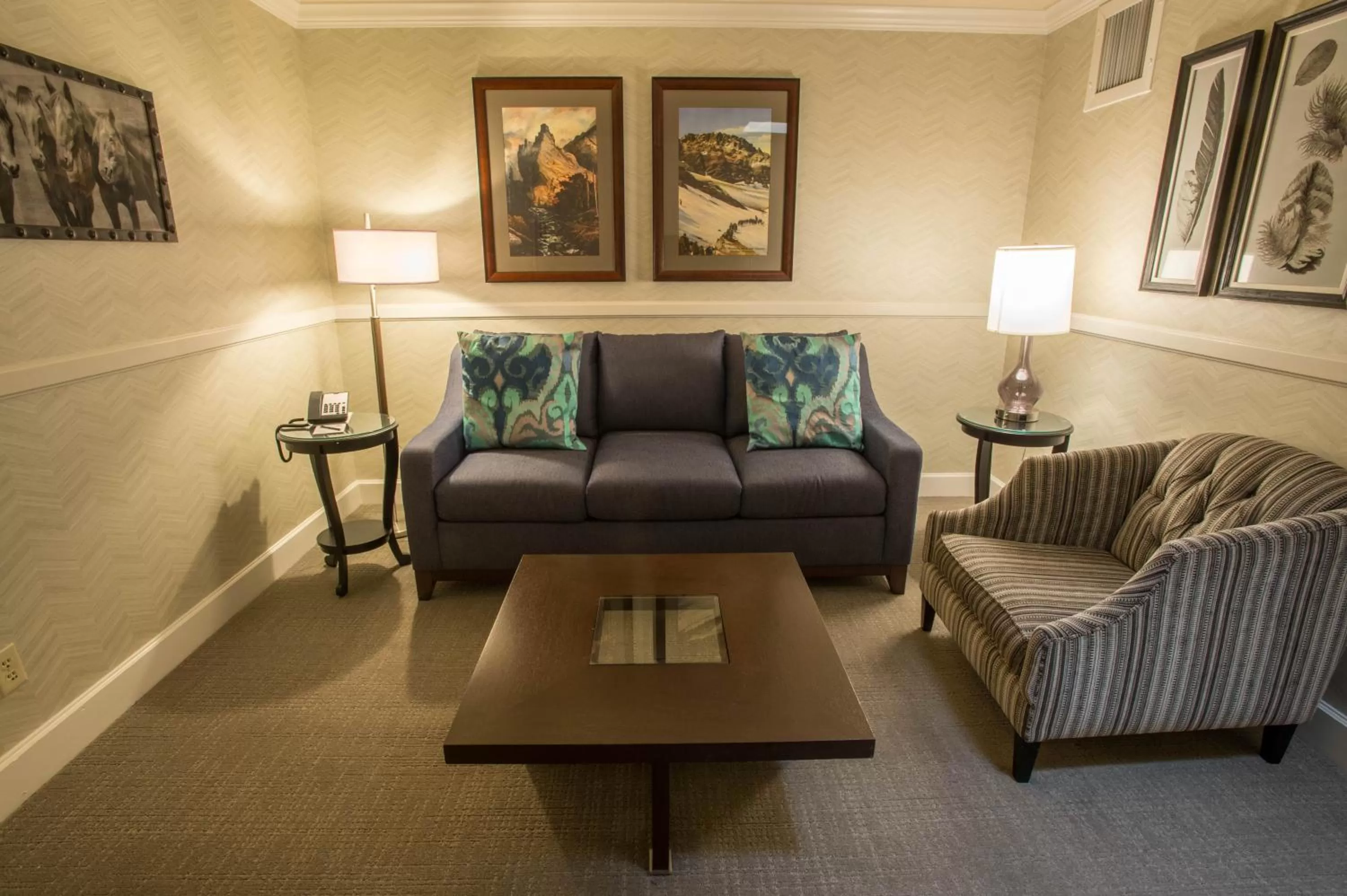 Seating area in Hotel Boulderado