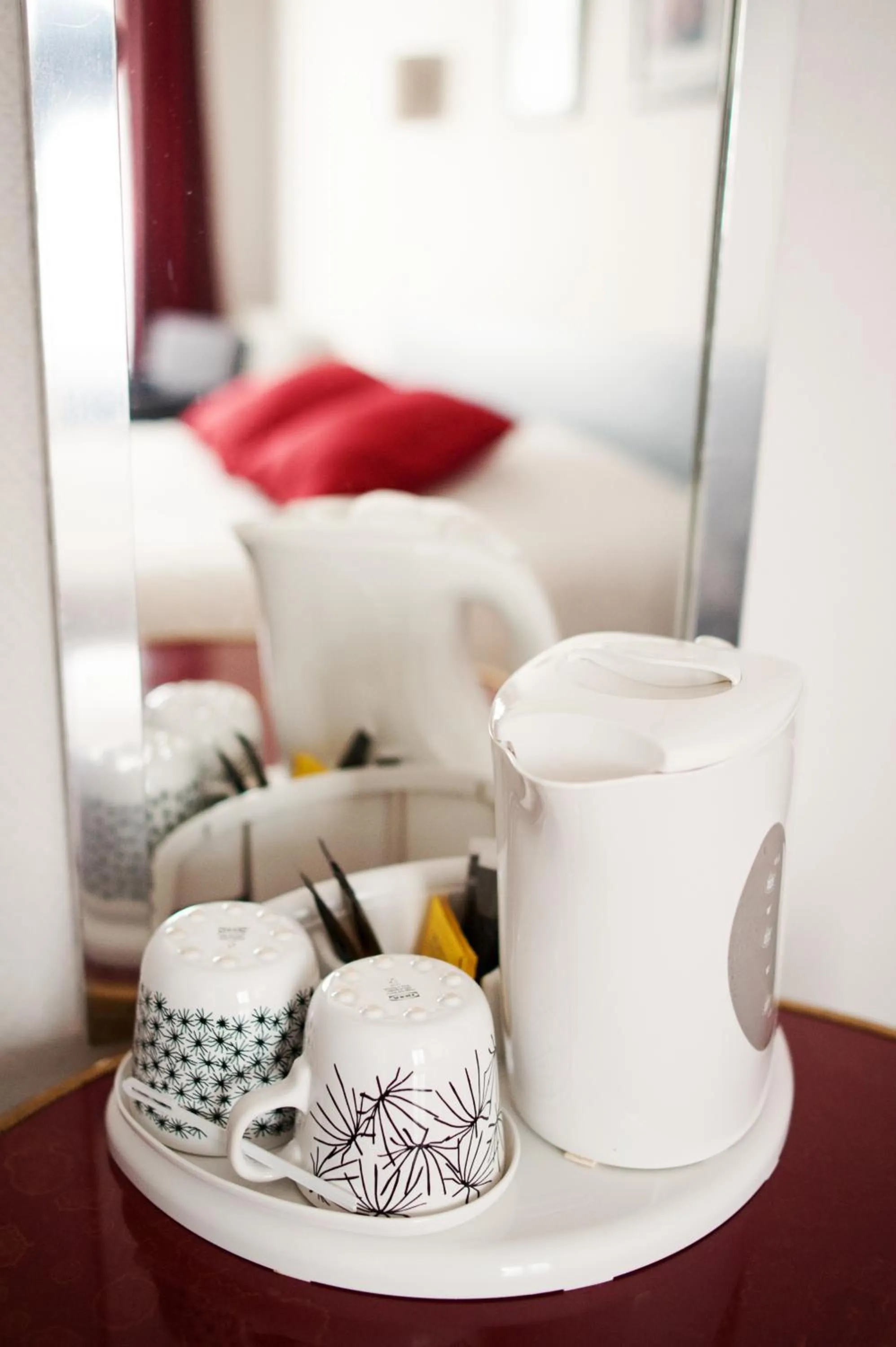 Coffee/tea facilities, Bed in Hôtel Carmin