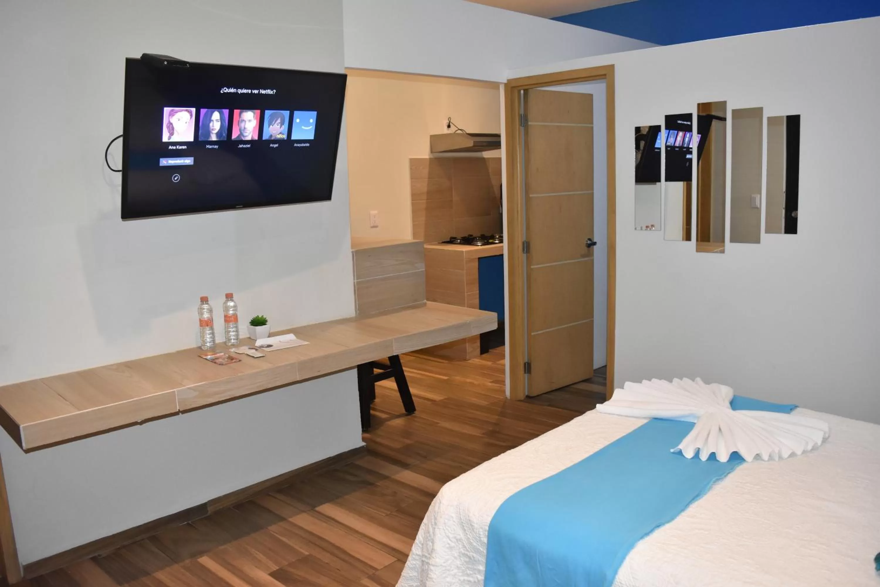 Communal lounge/ TV room, Bed in Hotel Boutique Casa Mariano