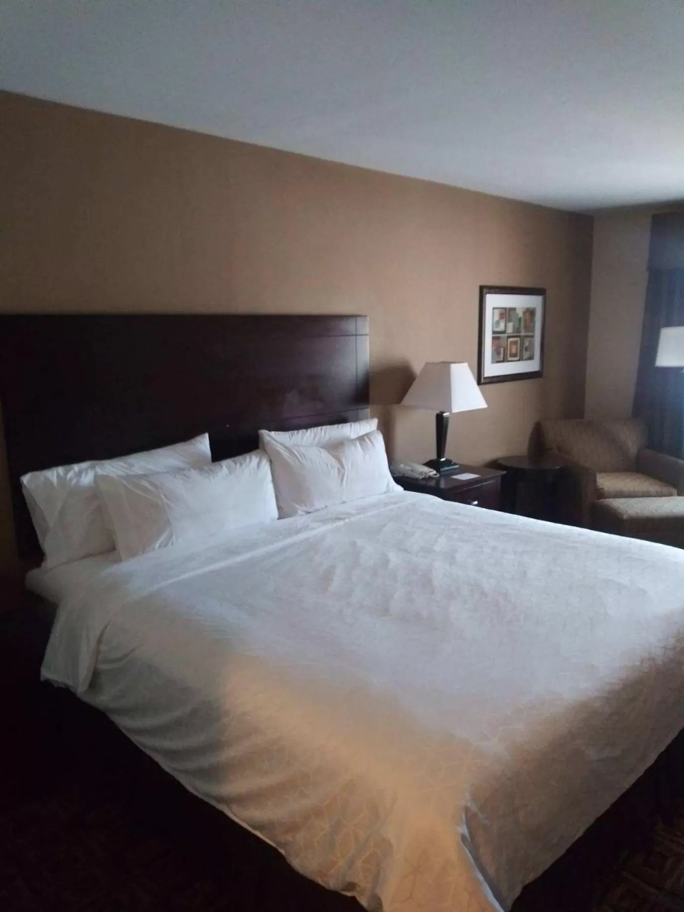 Bed in Holiday Inn Express & Suites Zanesville North by IHG