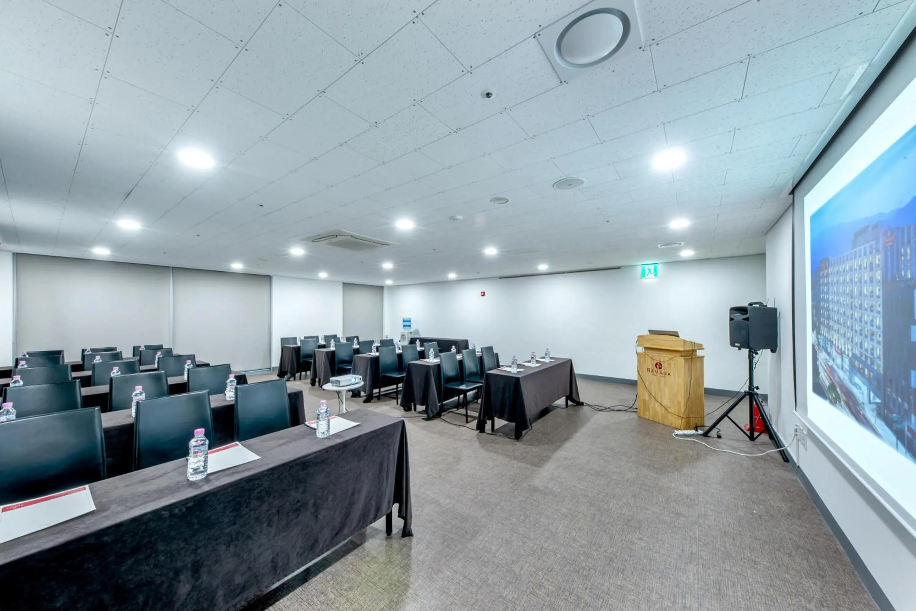 Ramada by Wyndham Jeju City Hall