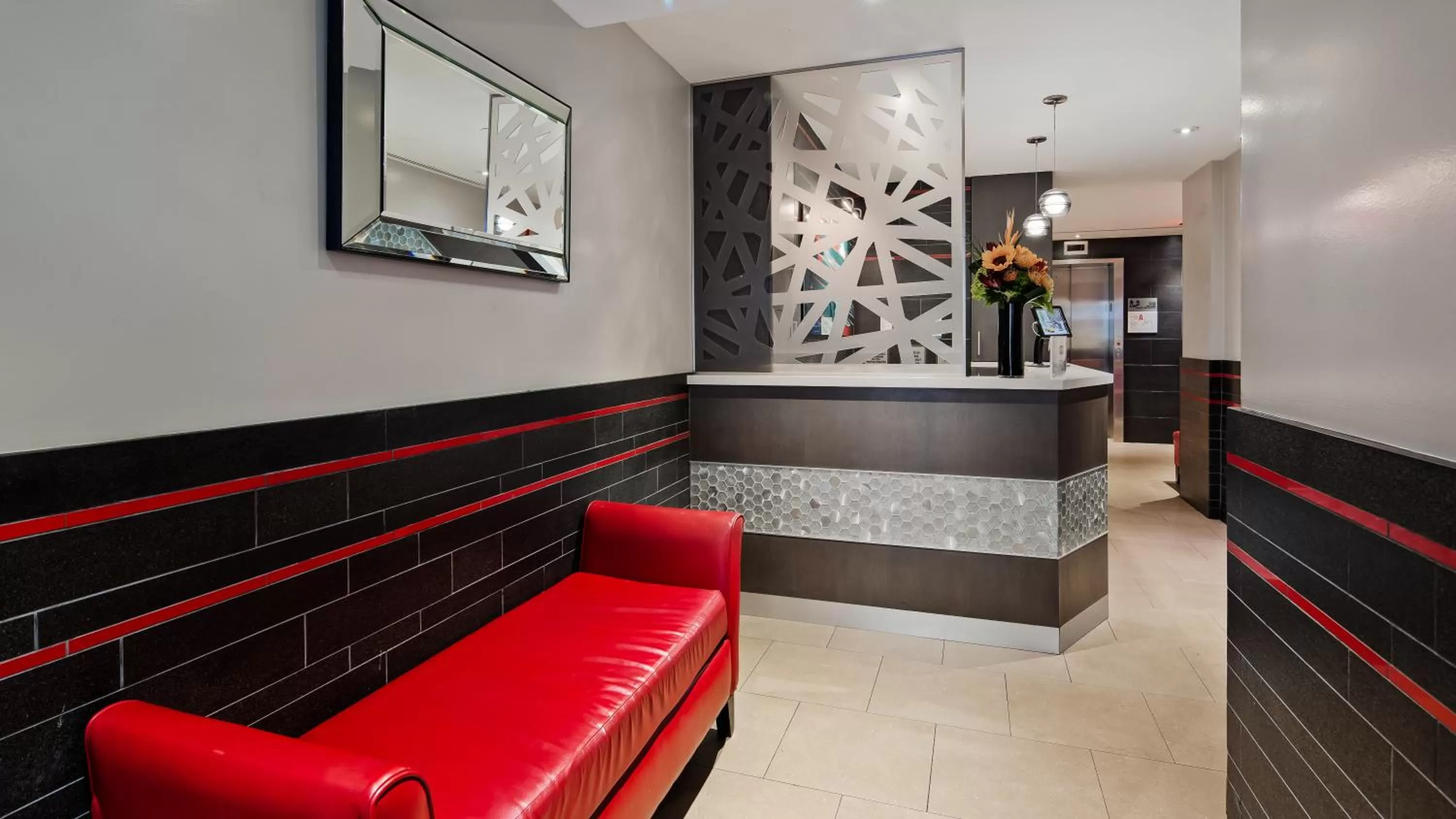 Lobby or reception in Best Western Plus Hospitality House Suites