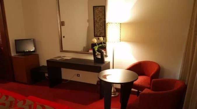 Seating area in Hotel Dighton