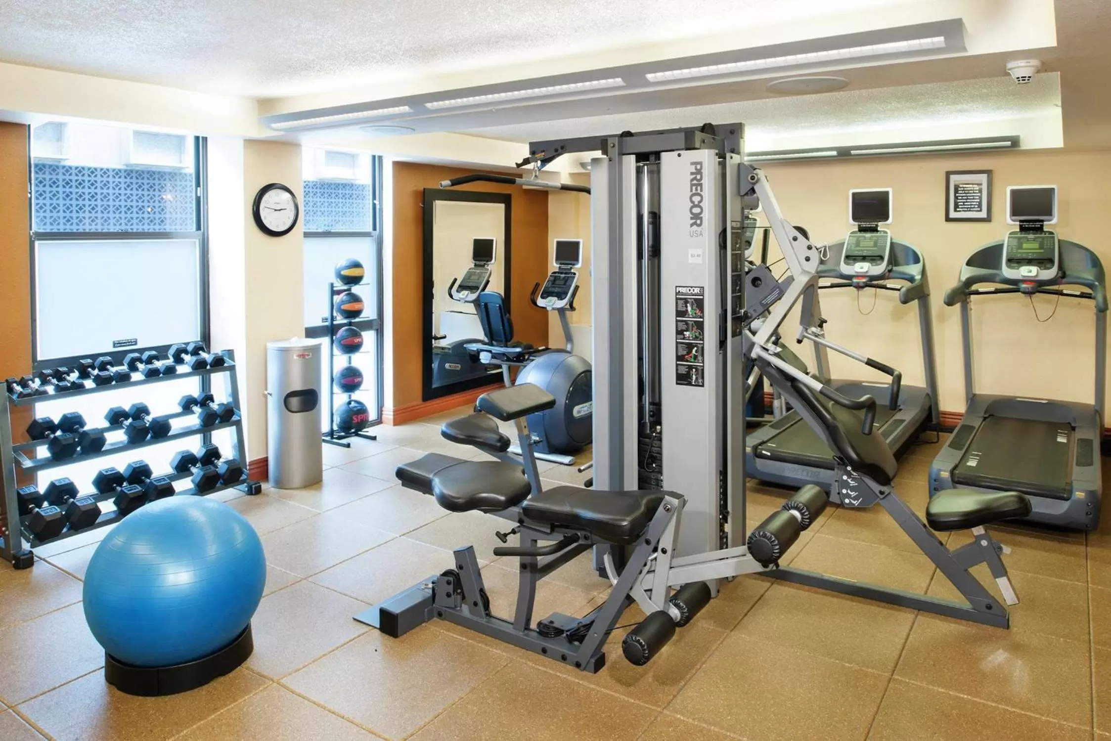 Fitness centre/facilities in DoubleTree by Hilton Milwaukee Downtown
