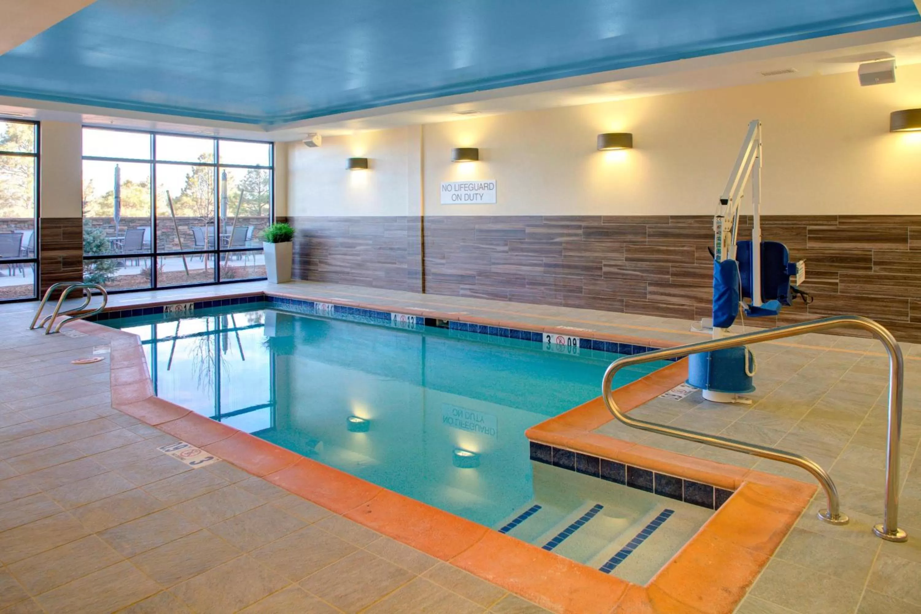 Swimming pool in Fairfield Inn & Suites by Marriott Flagstaff East