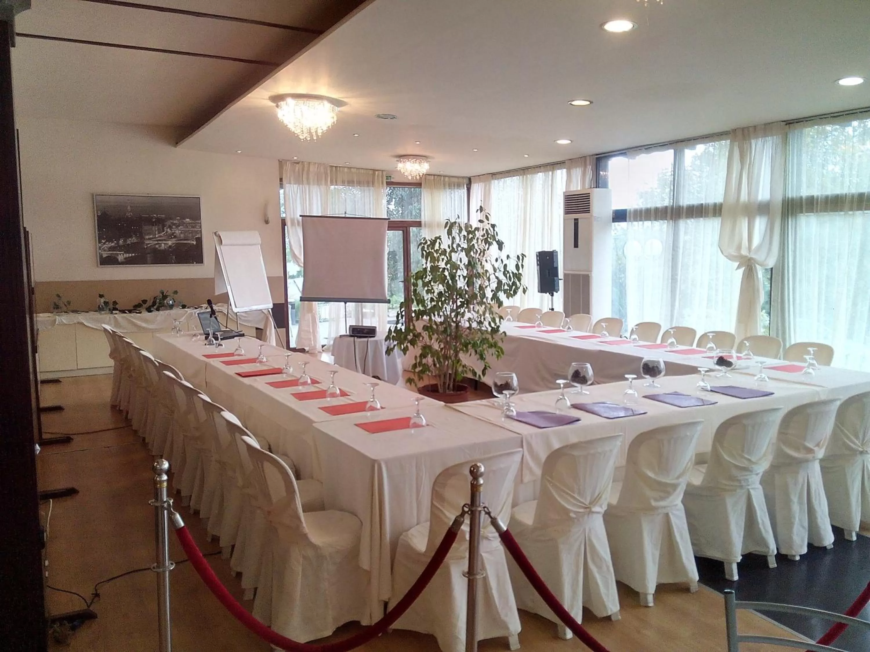 Business facilities in Four Seasons Hotel