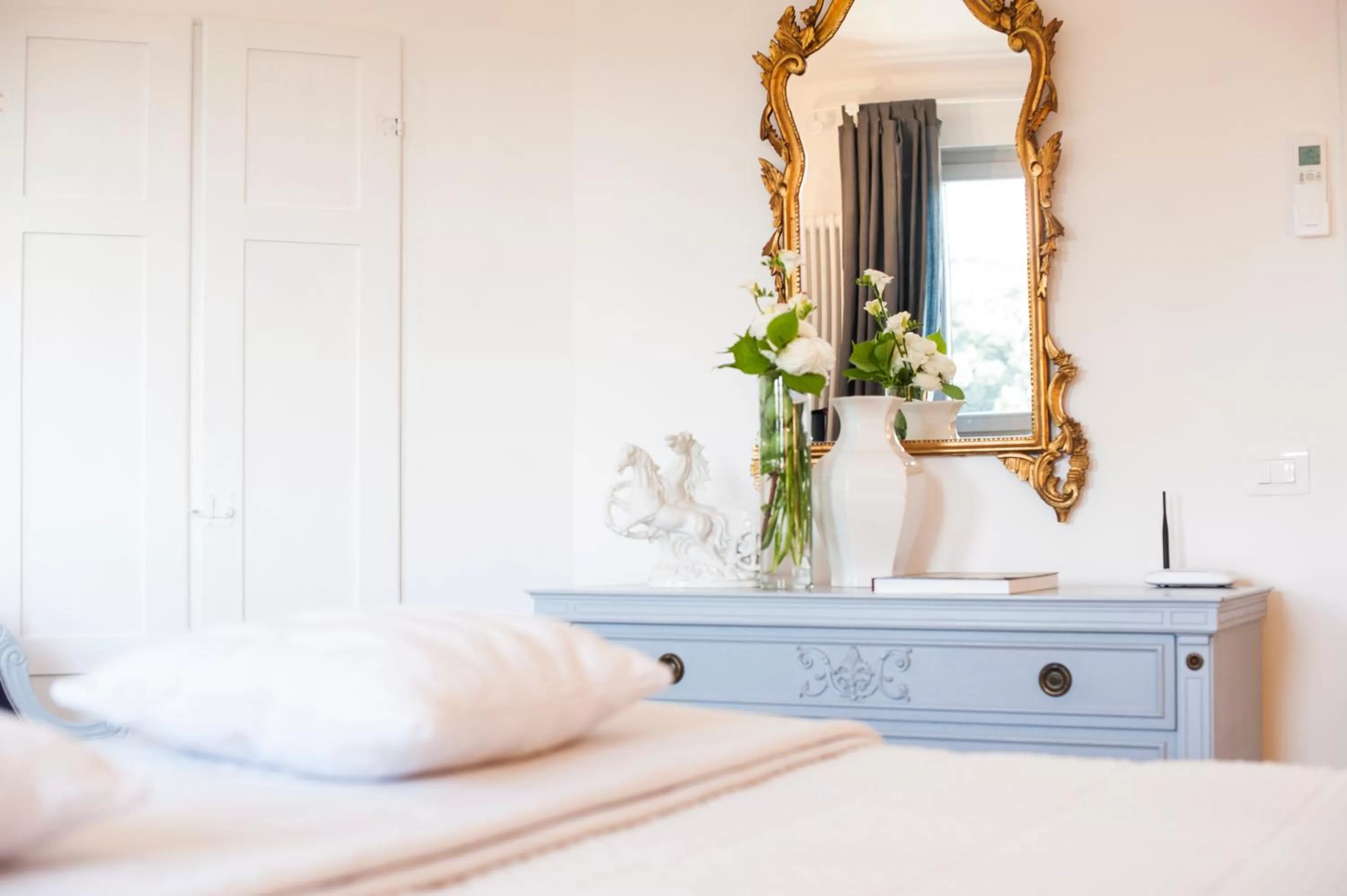 Photo of the whole room, Bed in Country Lodge B&B