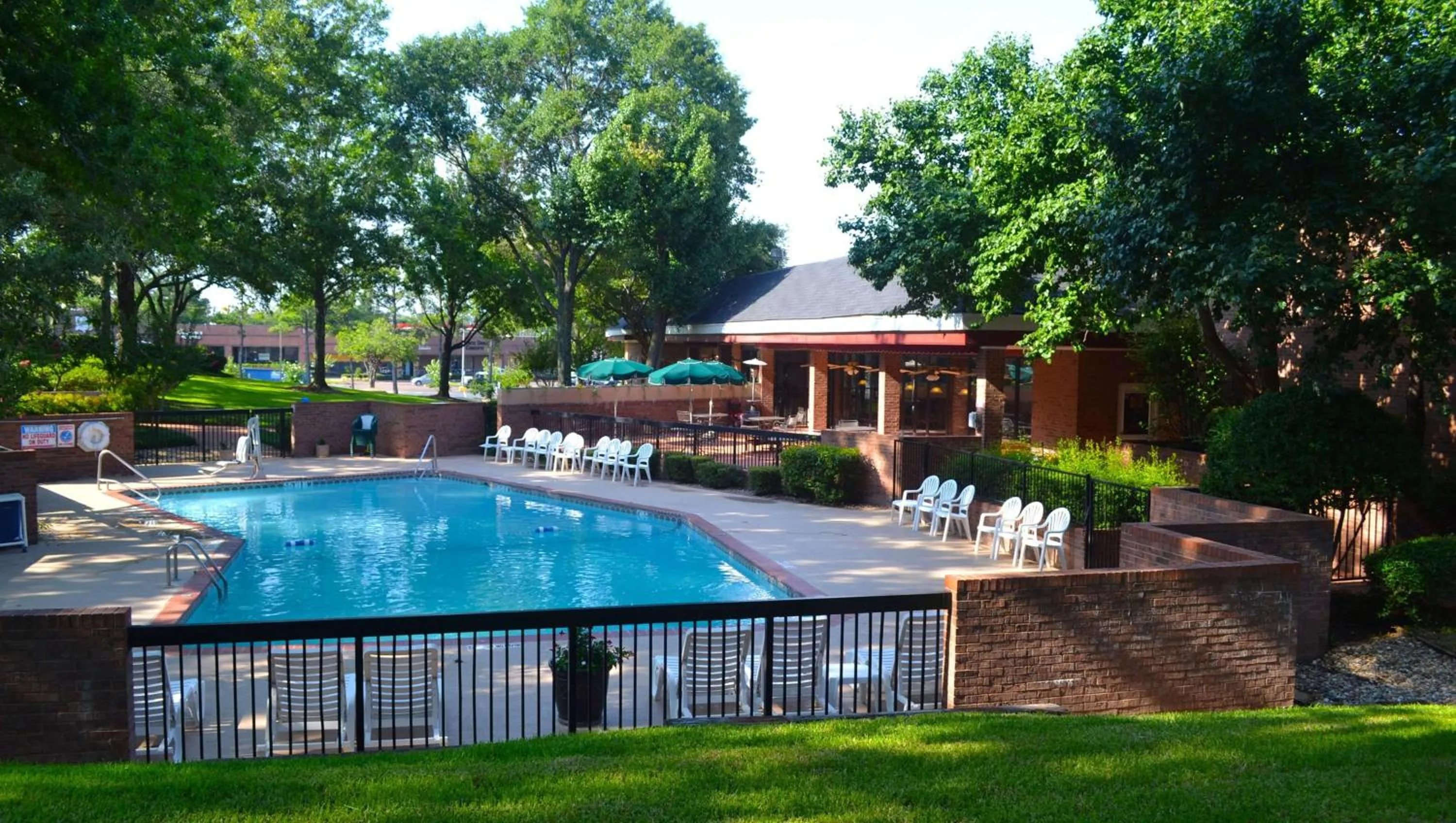 Swimming pool in Magnuson Grand Hotel and Conference Center Tyler