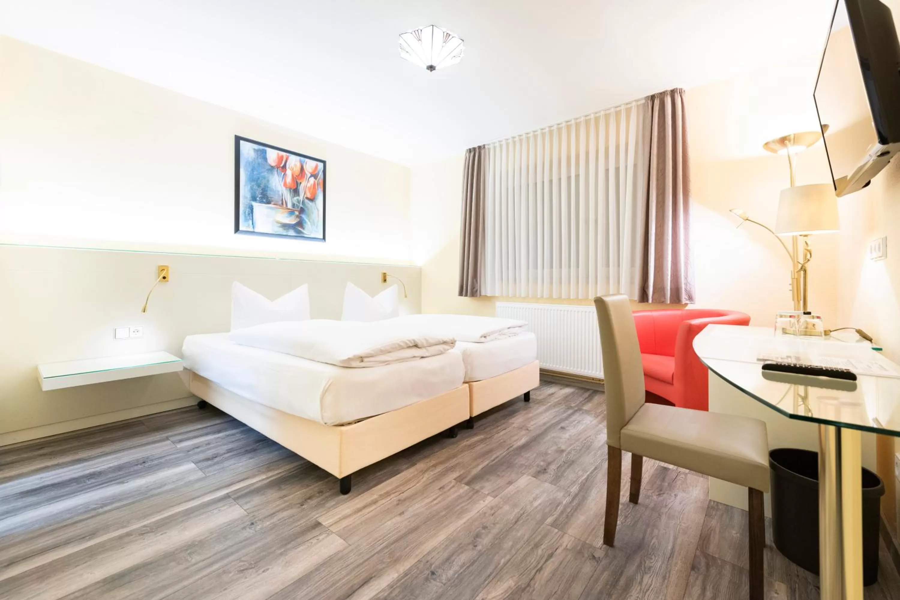 Photo of the whole room, Bed in Hotel Hennies