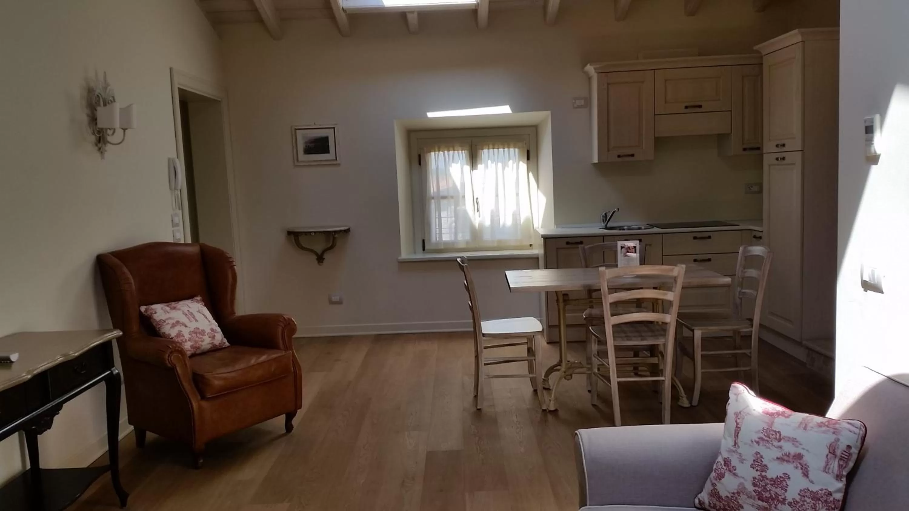 Photo of the whole room in Garda Apartments San Vigilio Golf