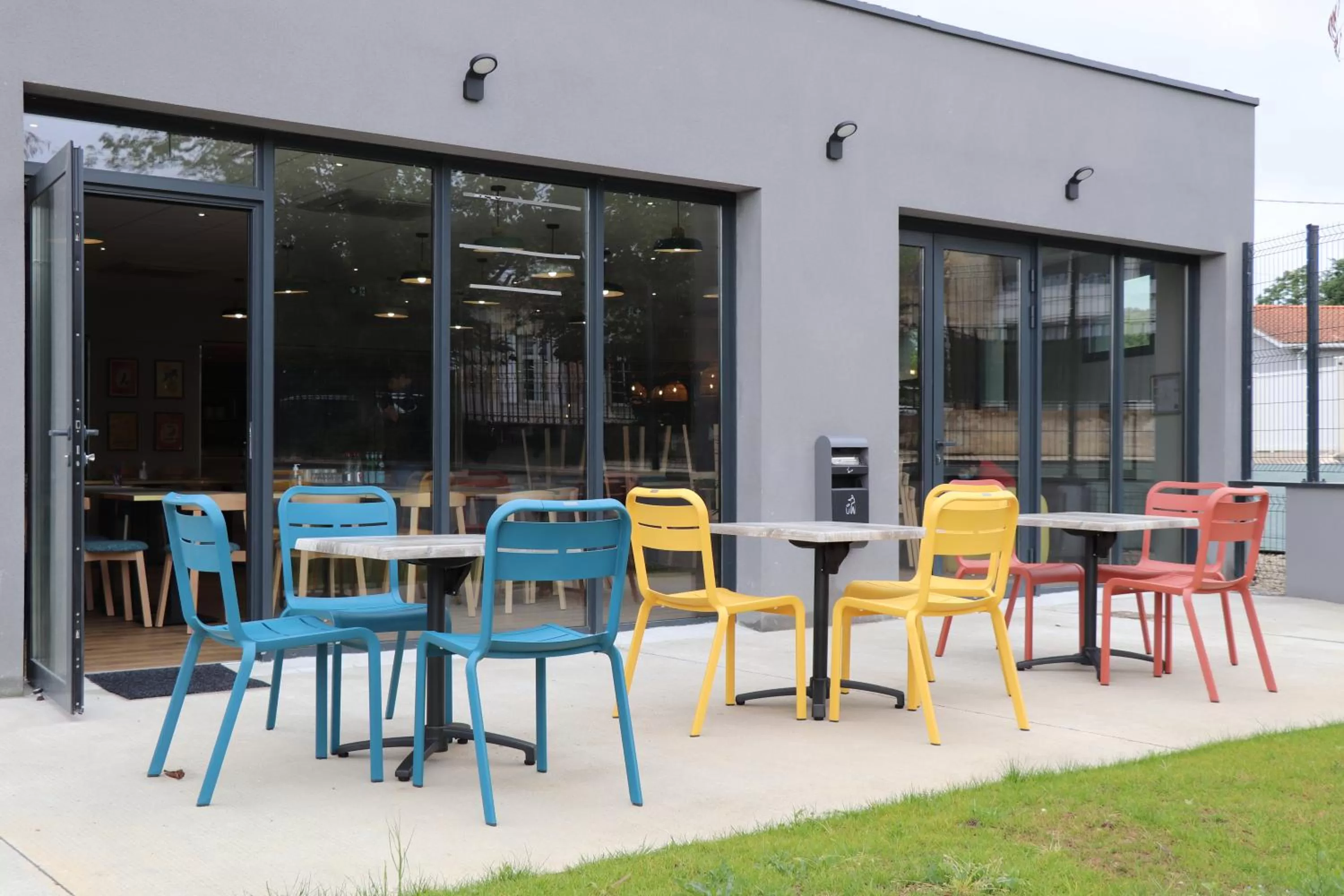 Patio in Kyriad Bordeaux Nord Sainte Eulalie