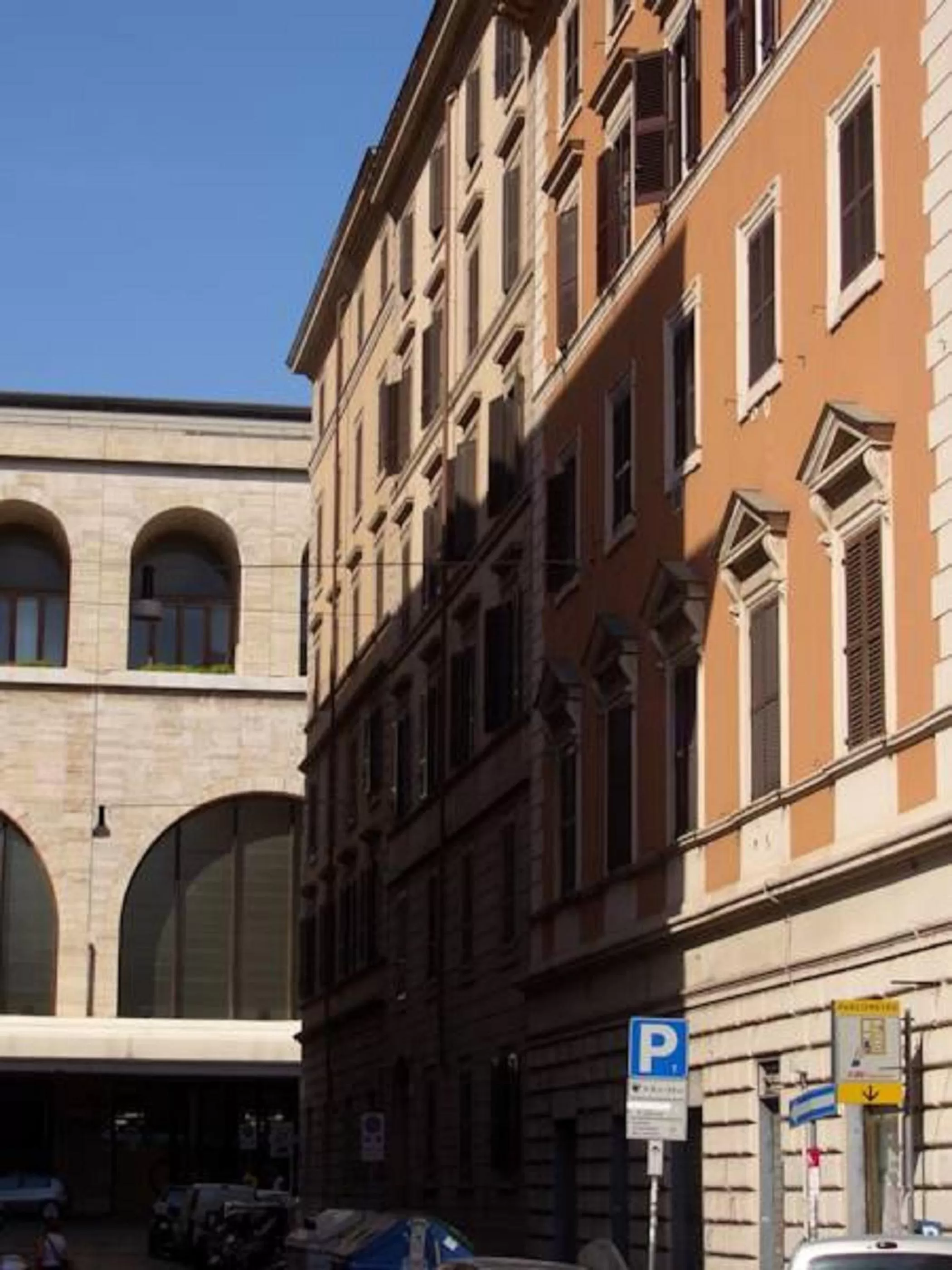 Facade/entrance in Guest House Rome by GHOR