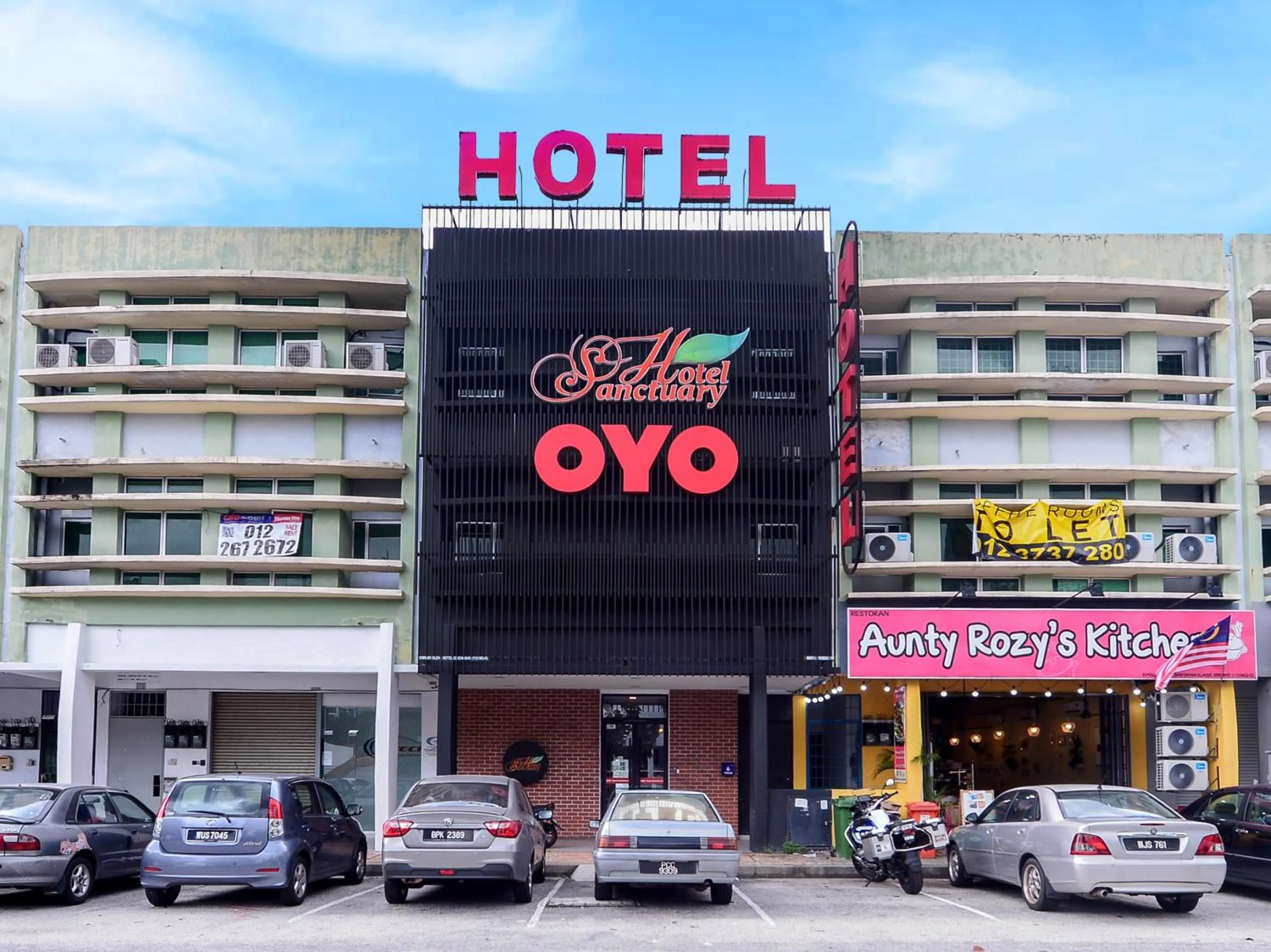 Facade/entrance, Property Building in OYO 876 Hotel Sanctuary