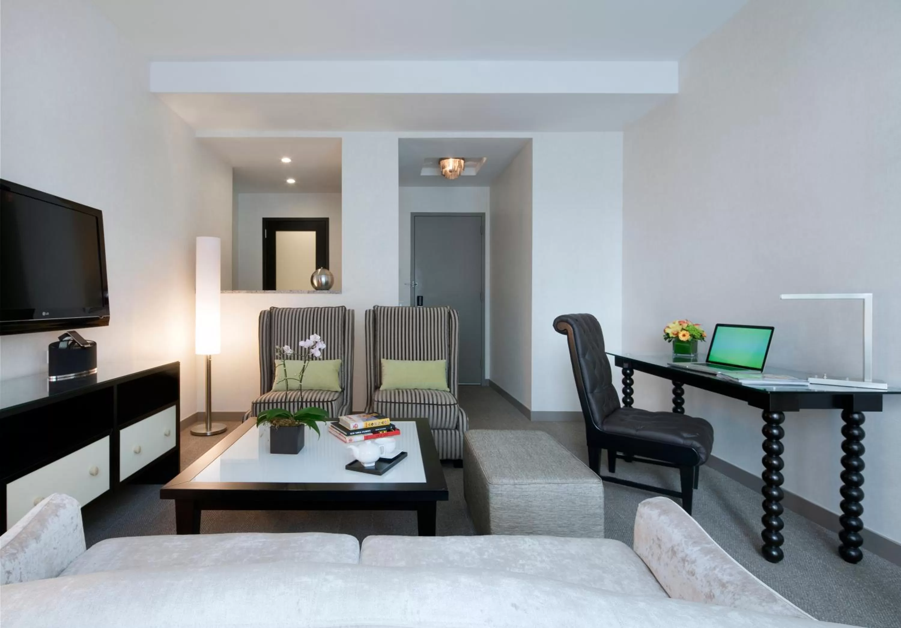 Decorative detail in Royalton Park Avenue