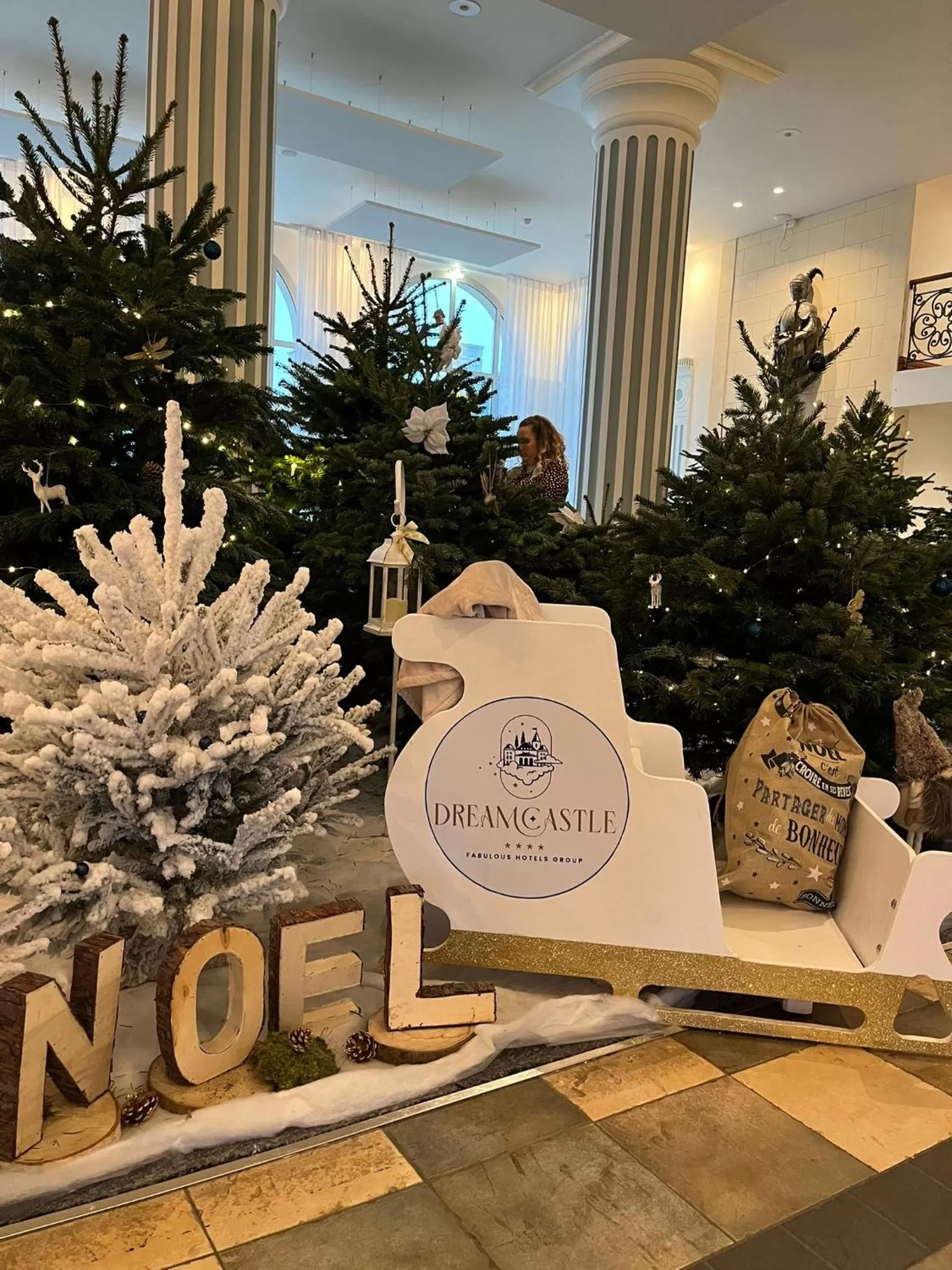 Property building in Dream Castle Hotel Marne La Vallee