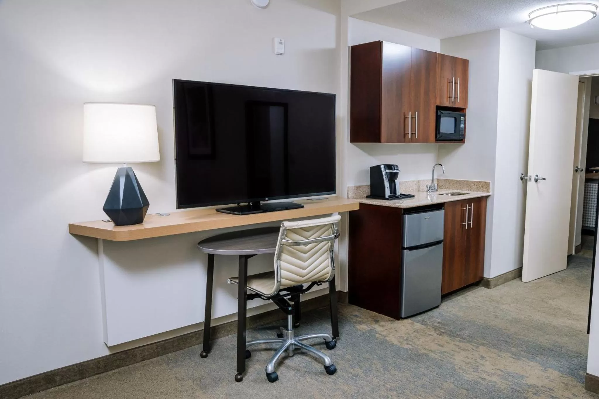 Photo of the whole room in Holiday Inn Hotel & Suites Stockbridge-Atlanta I-75 by IHG