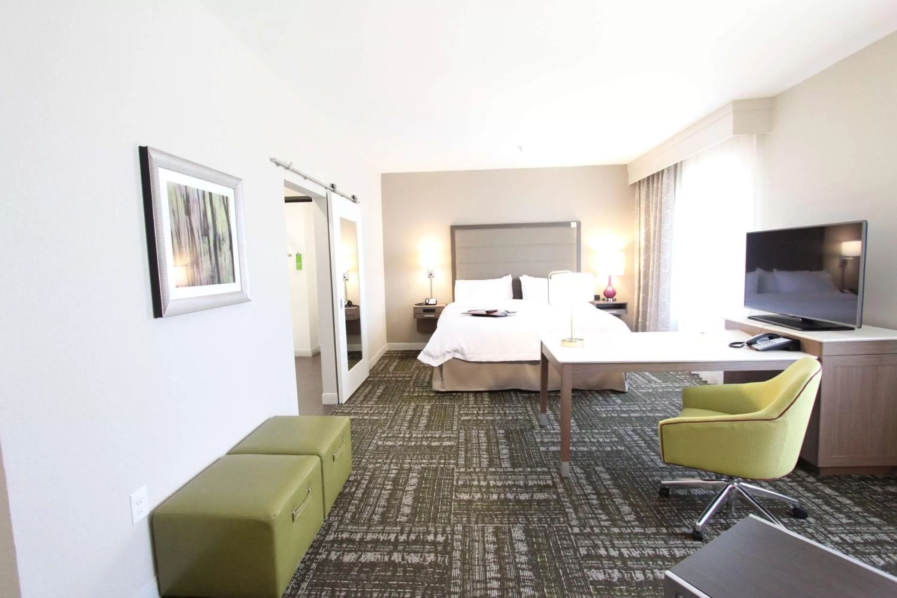 Bedroom, Bed in Hampton Inn & Suites Dallas Market Center
