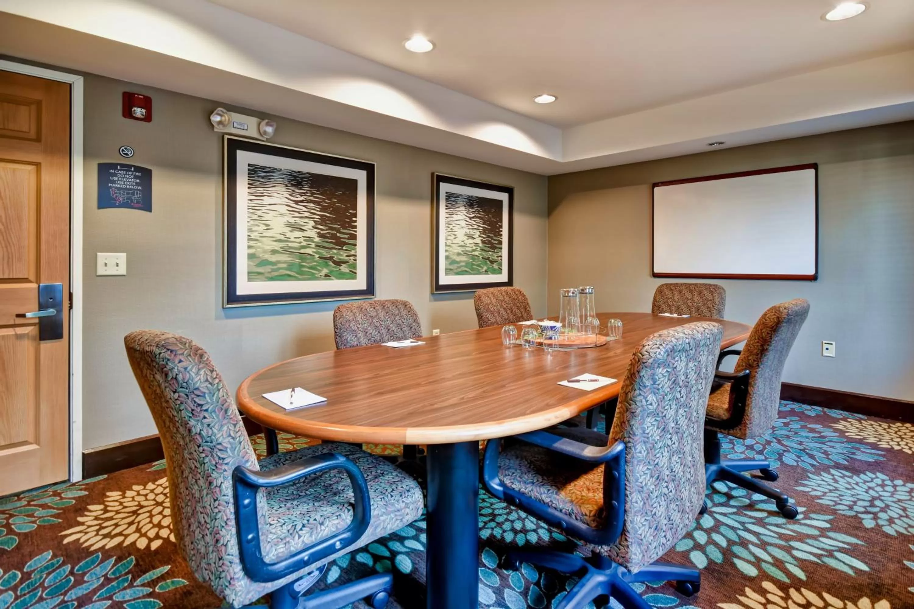 Meeting/conference room in Staybridge Suites Middleton/Madison-West by IHG