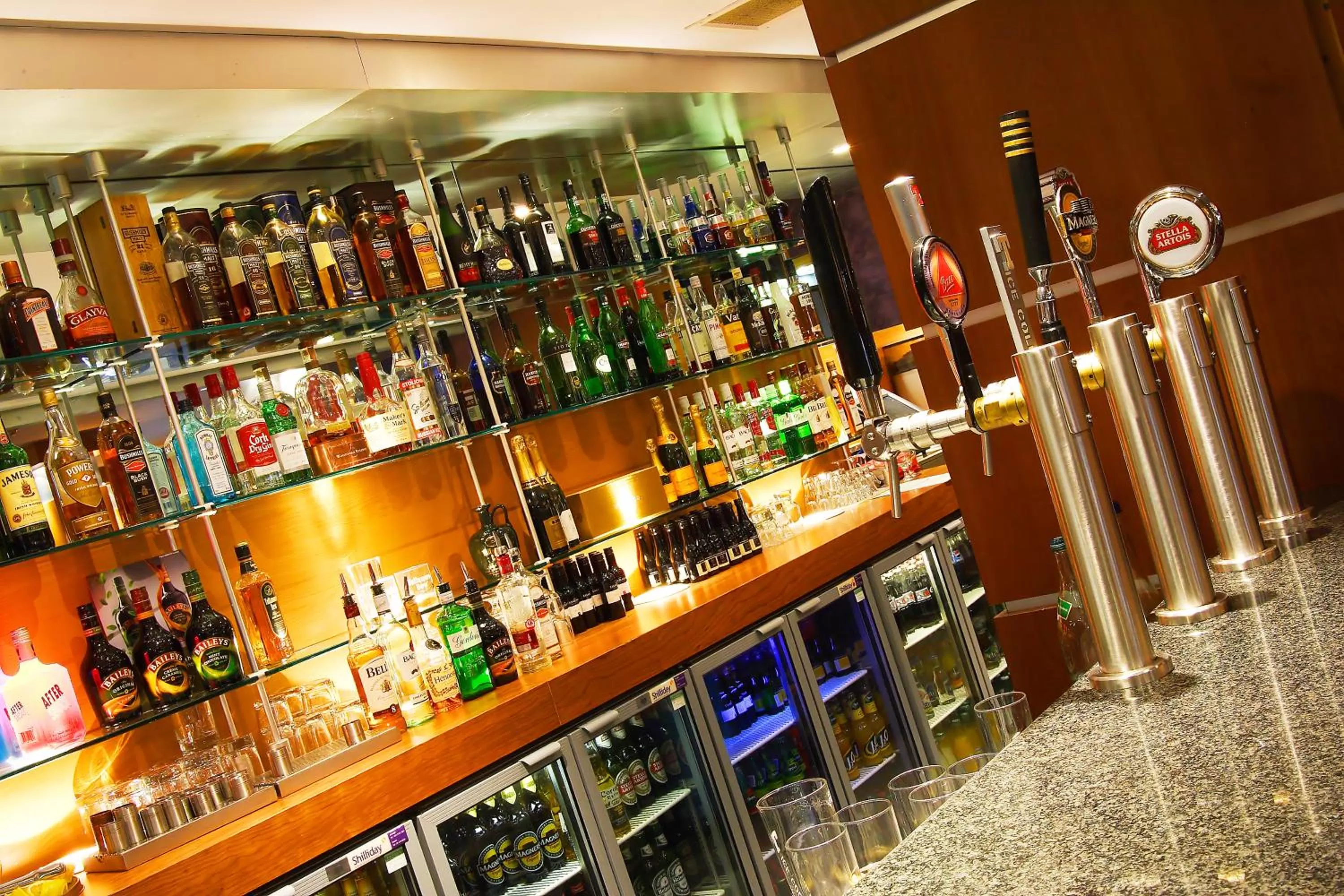 Lounge or bar in Rosspark Hotel Kells