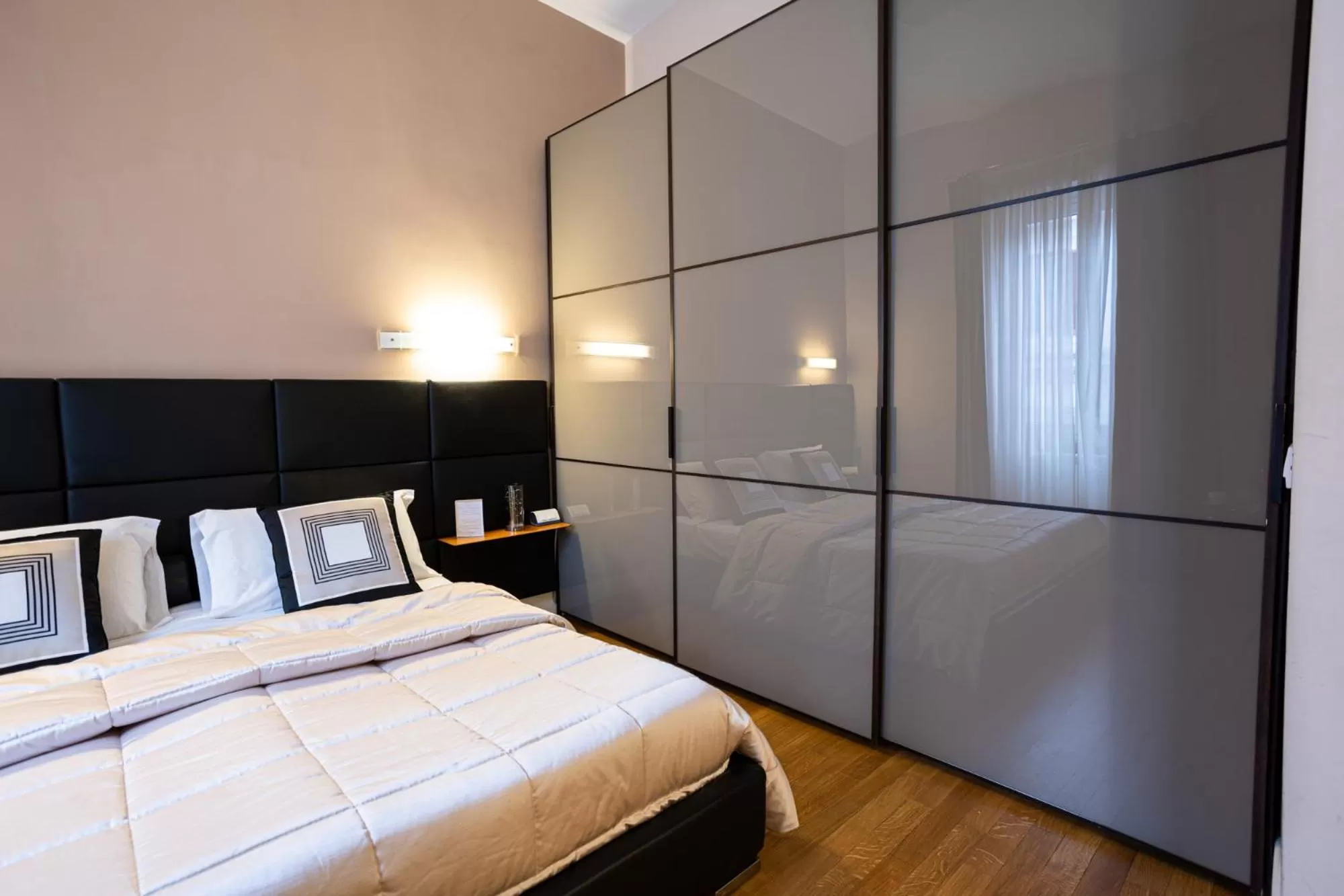 Bedroom, Bed in Cardilli Luxury Rooms