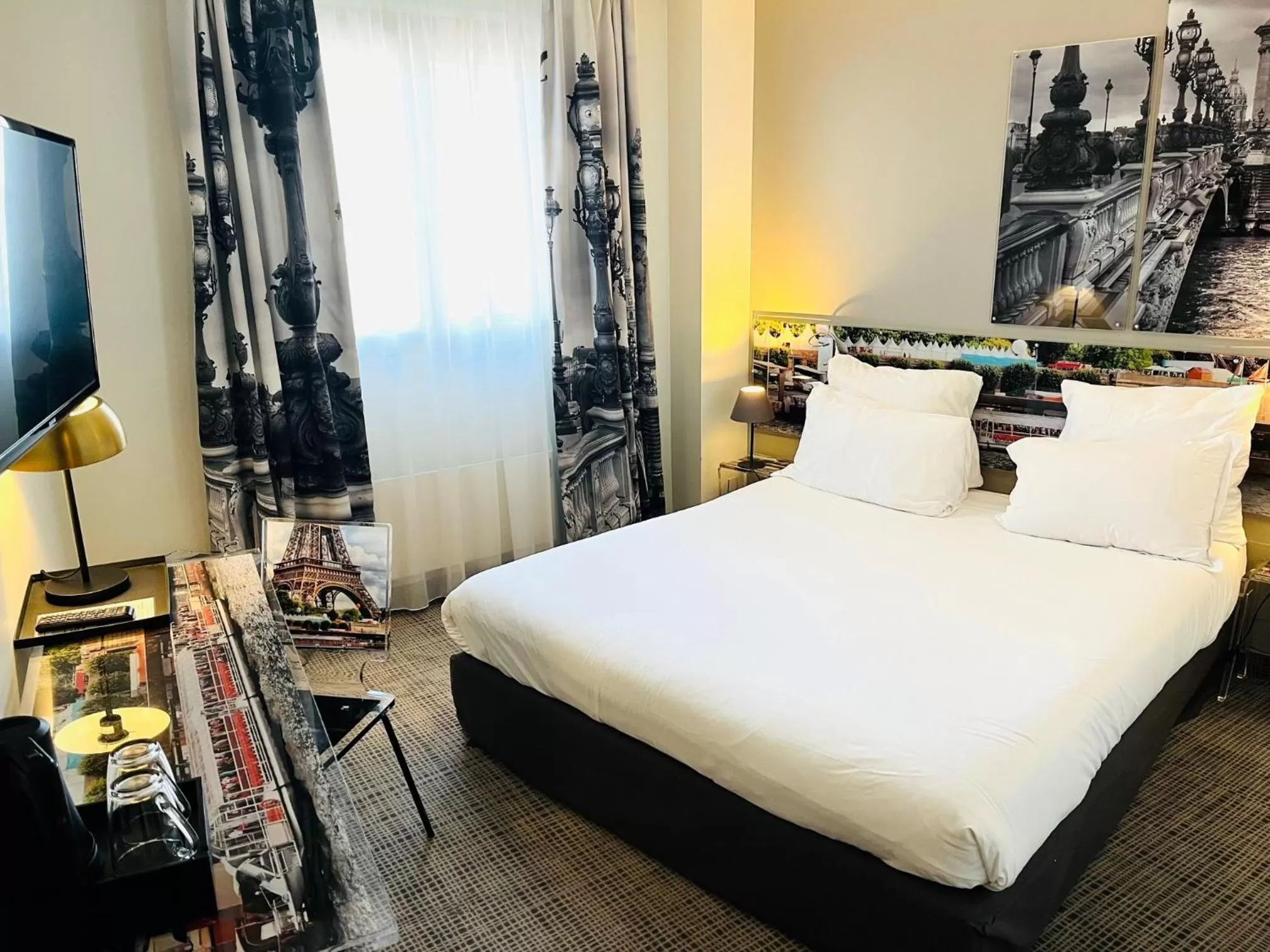 Bedroom, Bed in Hotel Le Cardinal Rueil Centre