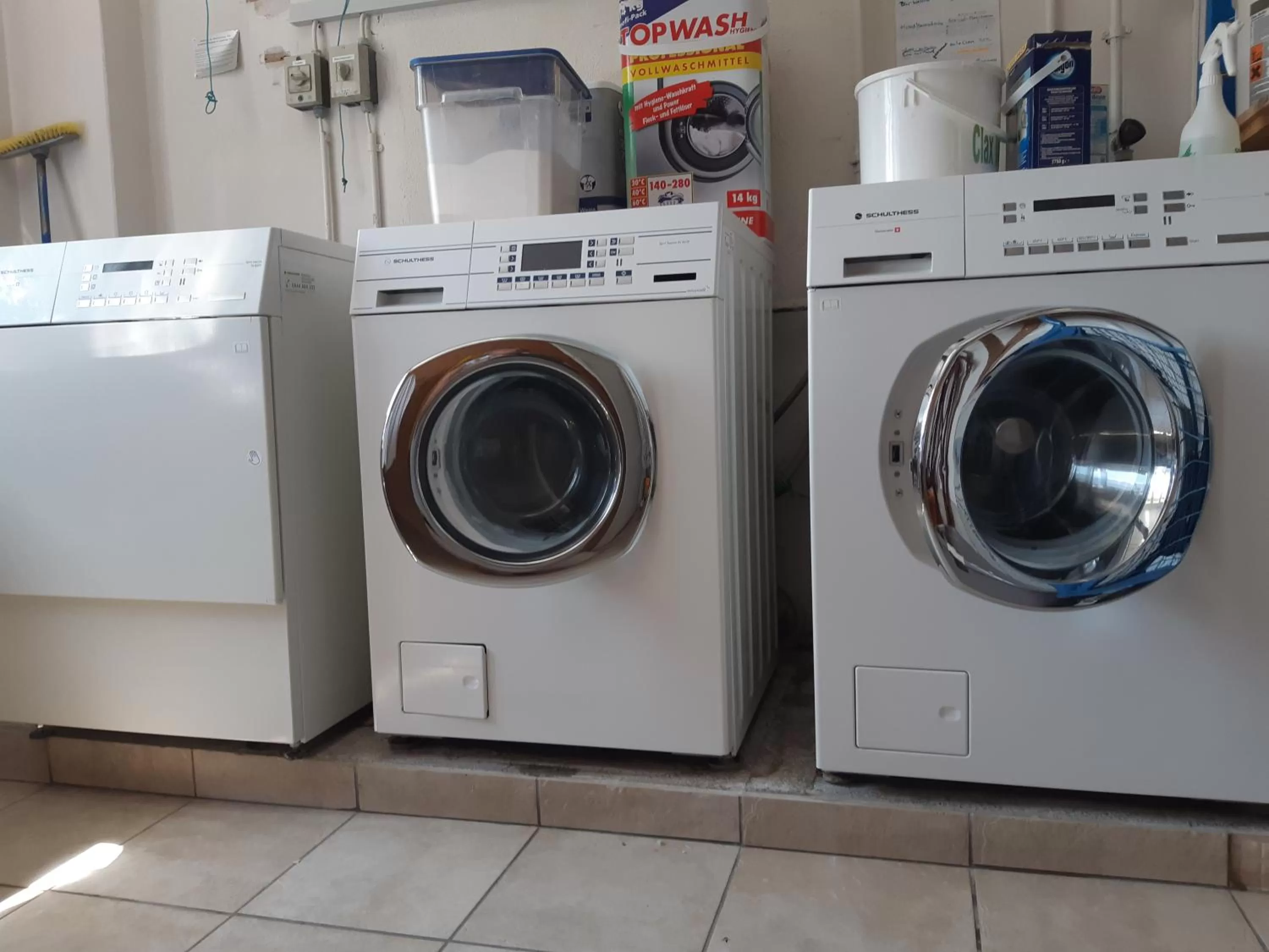 washing machine, Kitchen/Kitchenette in Gästehaus Aemisegg