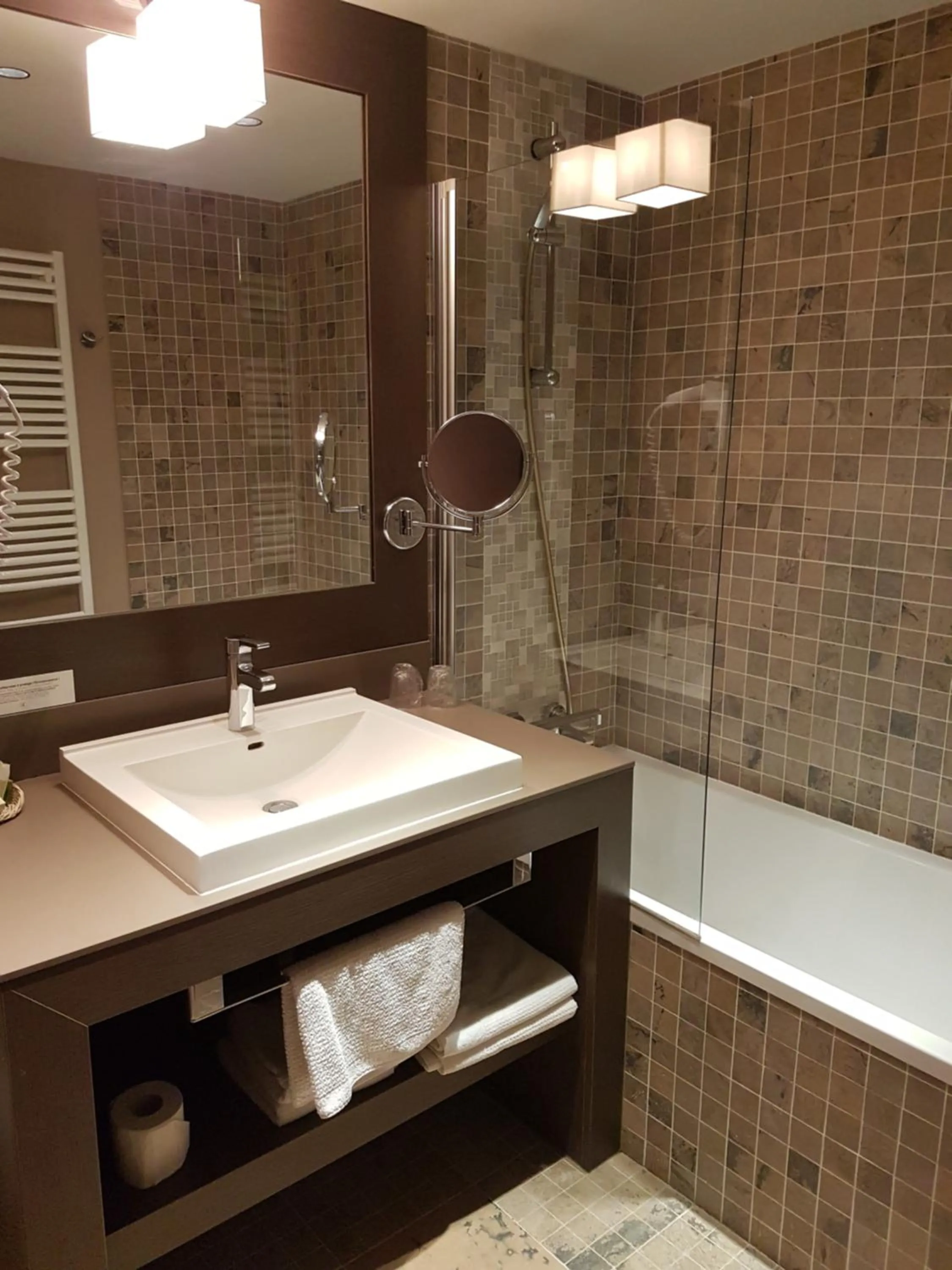 Bathroom in Logis Auberge Saint Simond