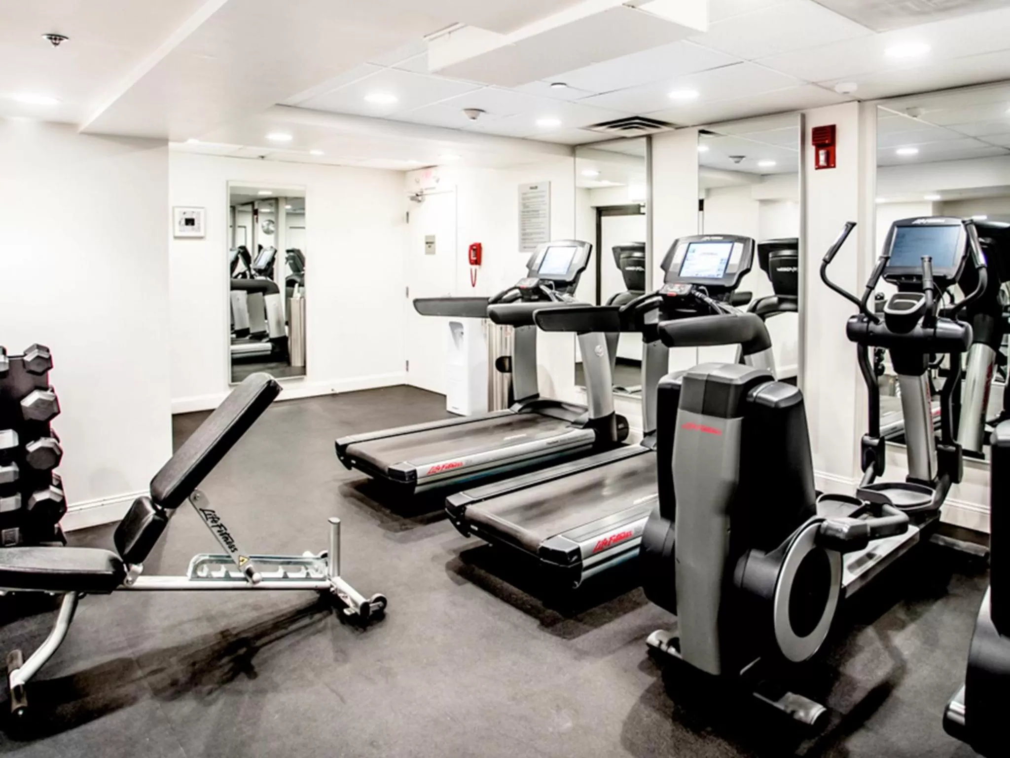 Fitness centre/facilities in Ambassador Chicago, part of JdV by Hyatt