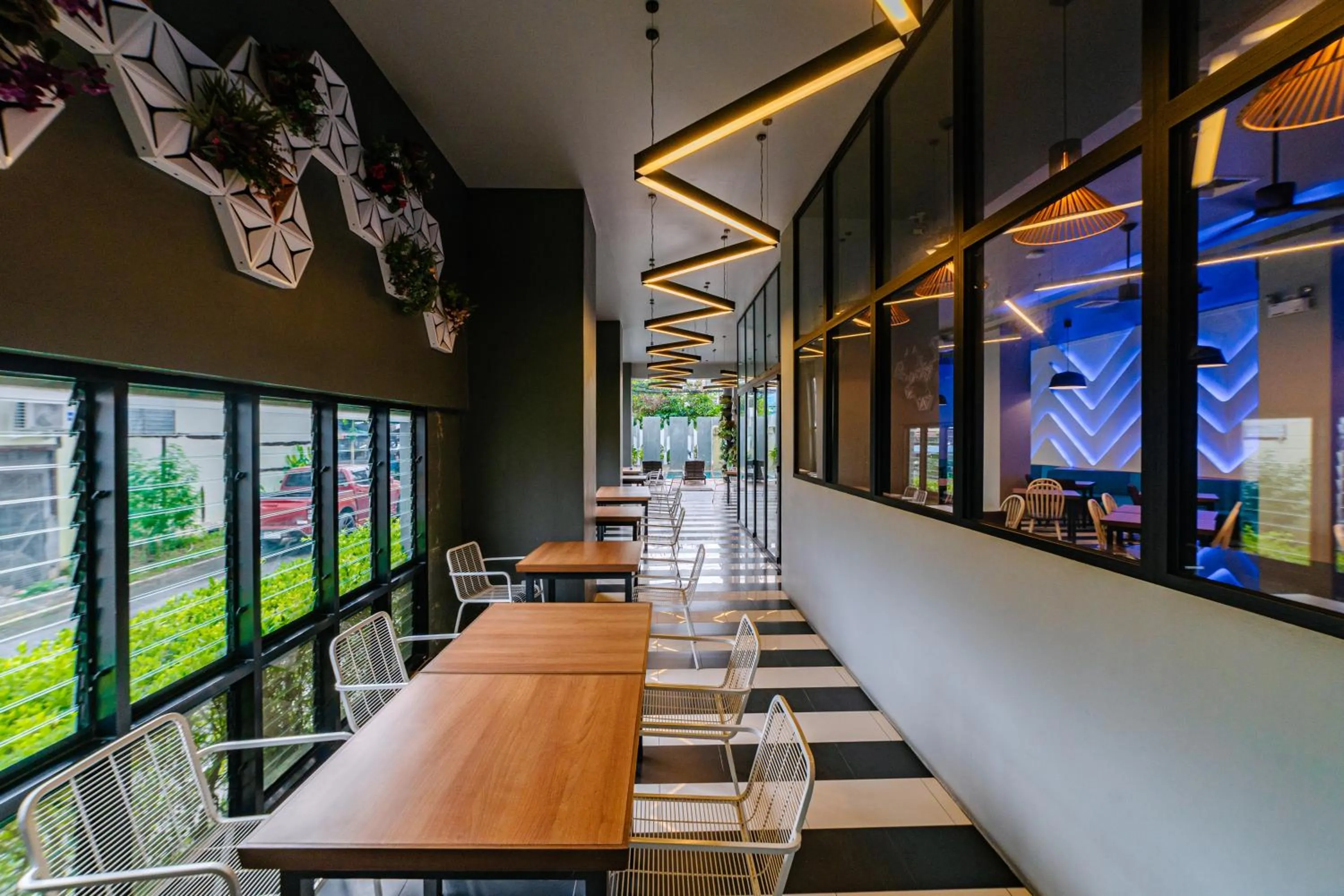 Restaurant/places to eat in Ratana Hotel Sakdidet, PHUKET TOWN